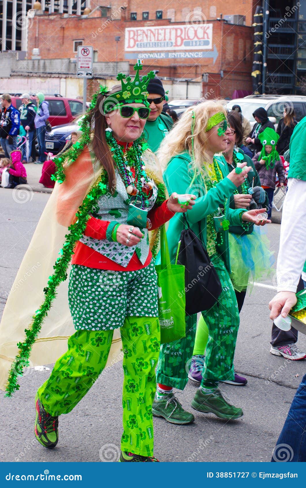 St. Patrick s day parade editorial photography. Image of river 38851727