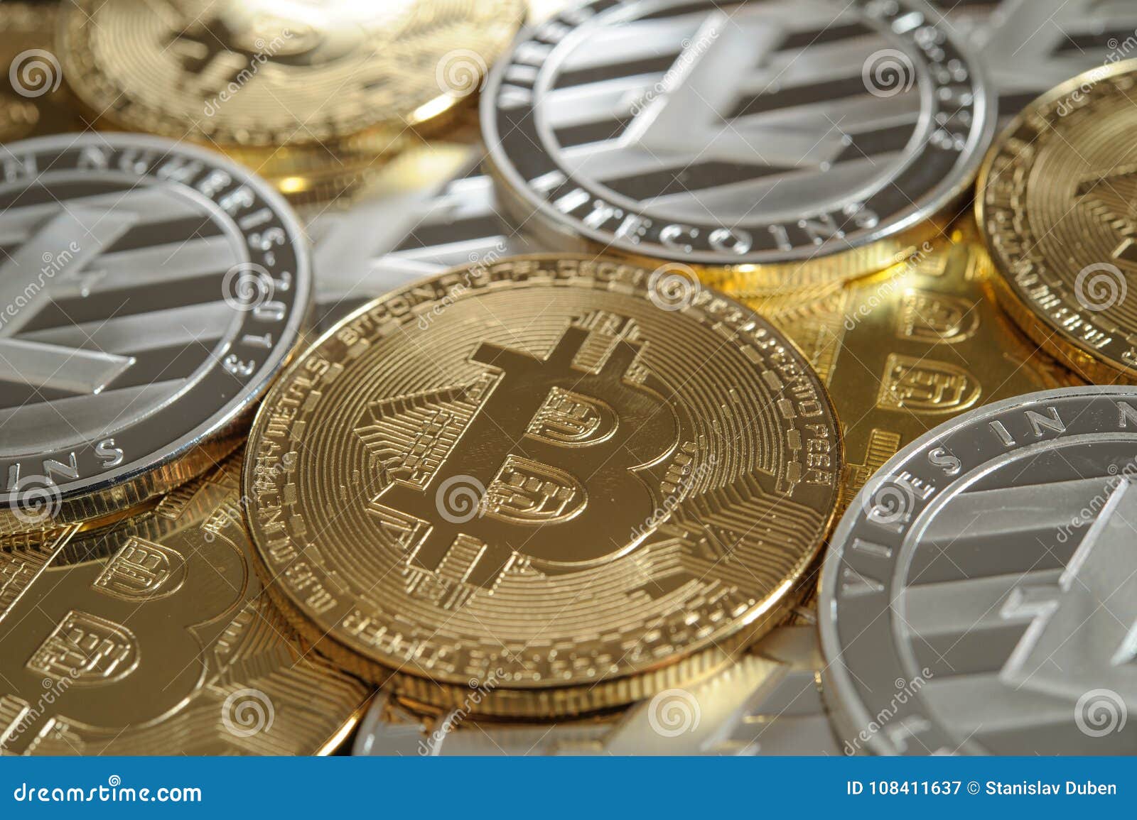 Stack Of Golden Bitcoin And Silver Litecoin Coins Stock Image - Image ...