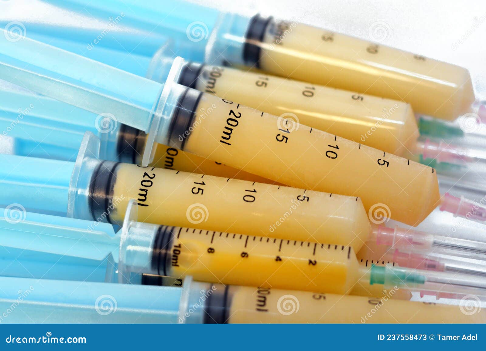 Categoría «Dessert syringe» de imágenes, fotos de stock e