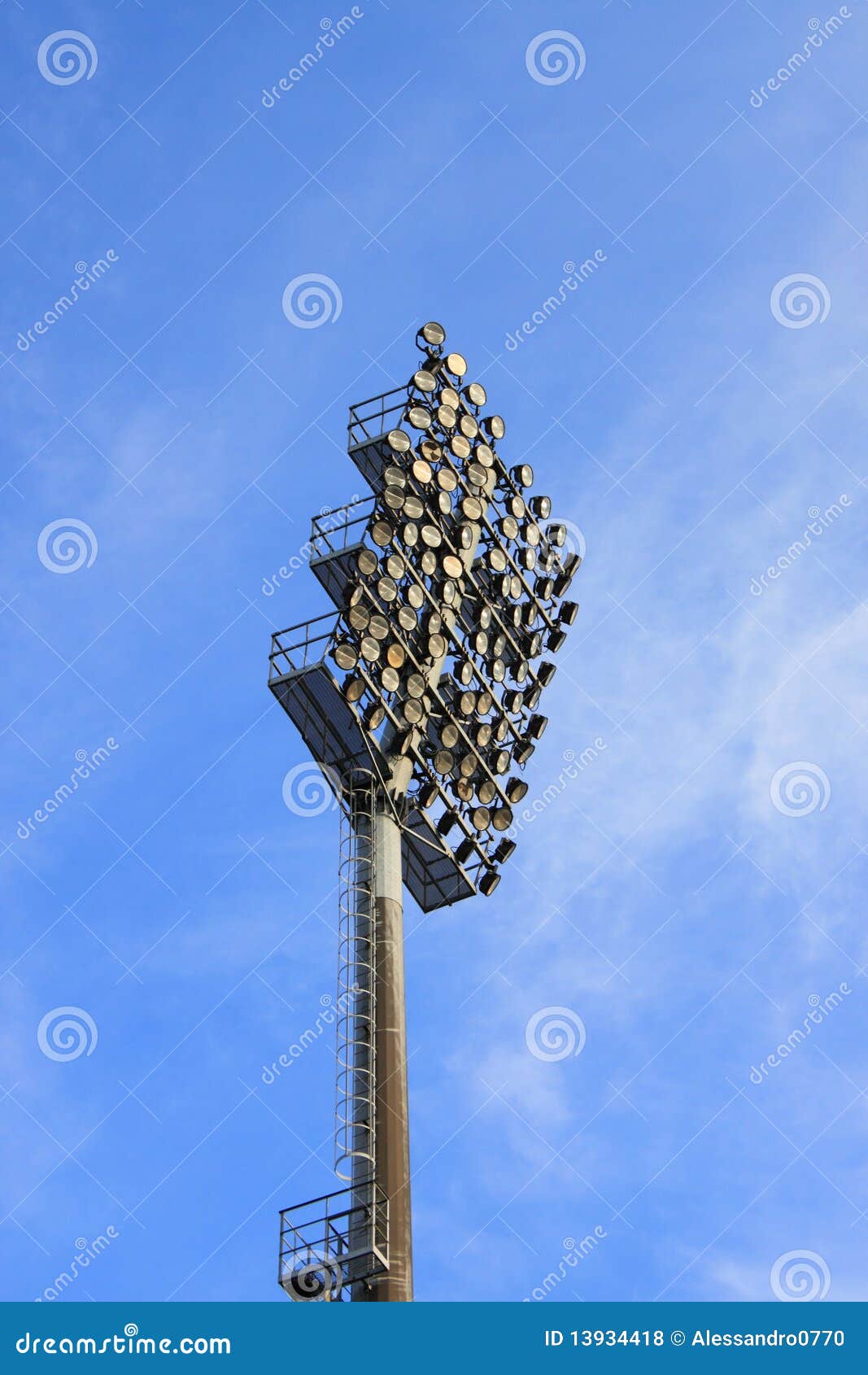 Kubota tour model 8kw 4 light metal halide light tower, image size:1067x1690