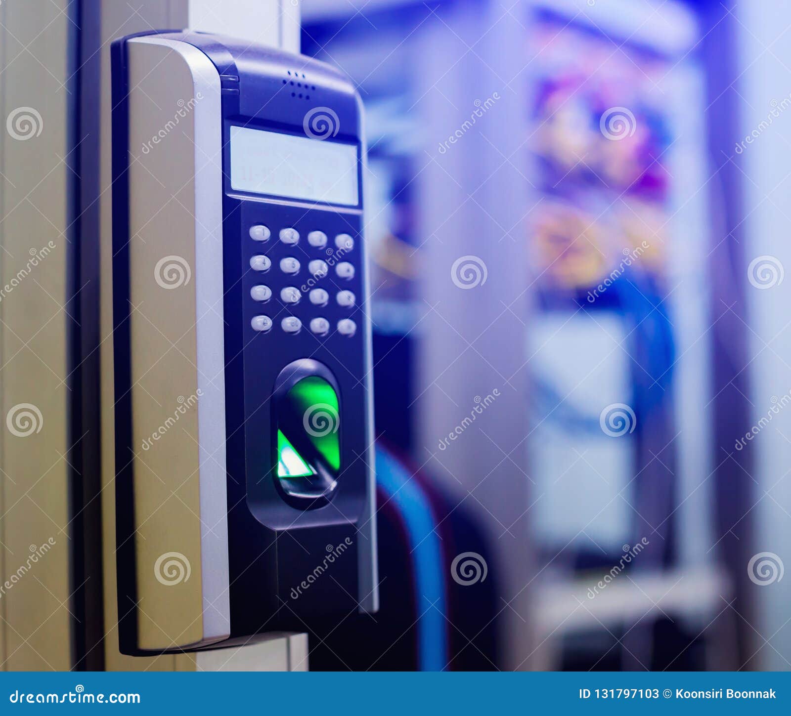 Staff Push Down Electronic Control Machine with Finger Scan To Access