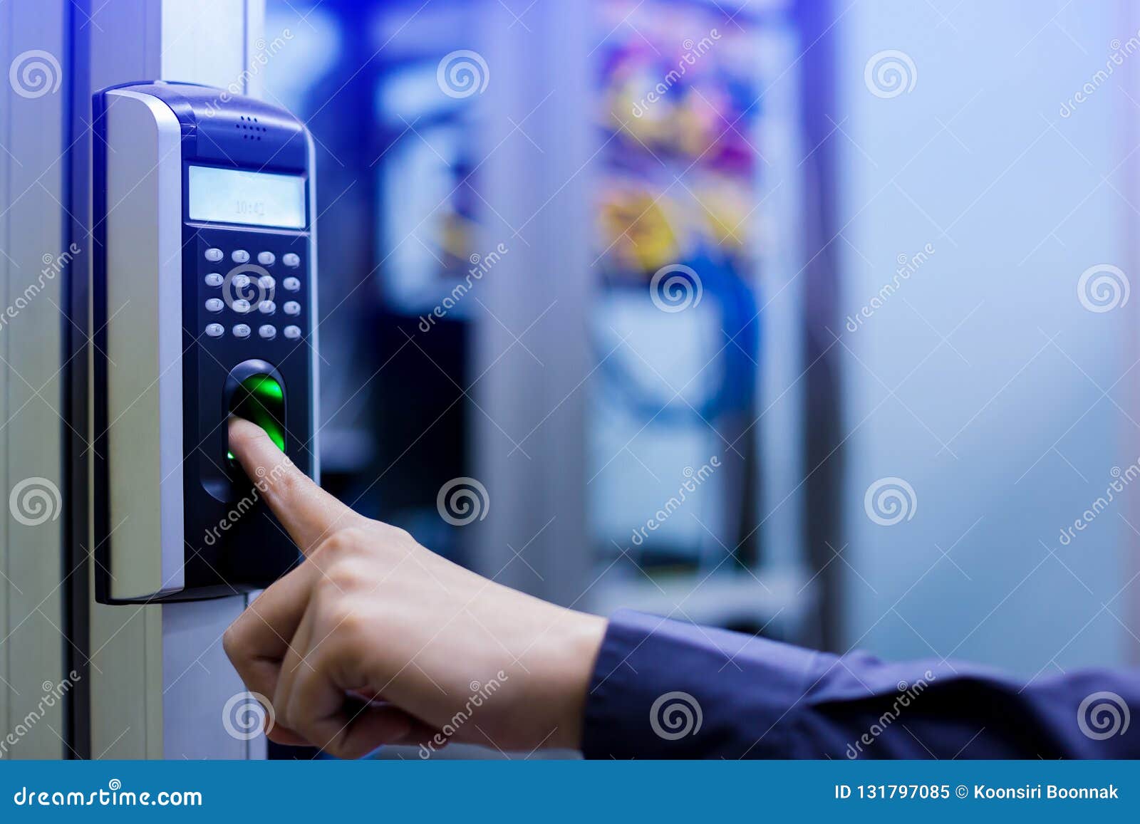 Staff Push Down Electronic Control Machine with Finger Scan To Access