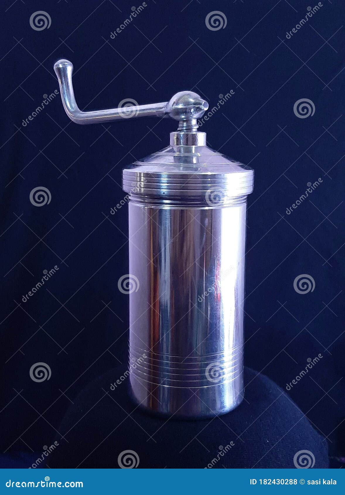 https://thumbs.dreamstime.com/z/stainless-steel-idiyappam-maker-use-kitchen-toolsnkerala-favourite-food-items-maker-stainless-steel-idiyappam-maker-use-182430288.jpg