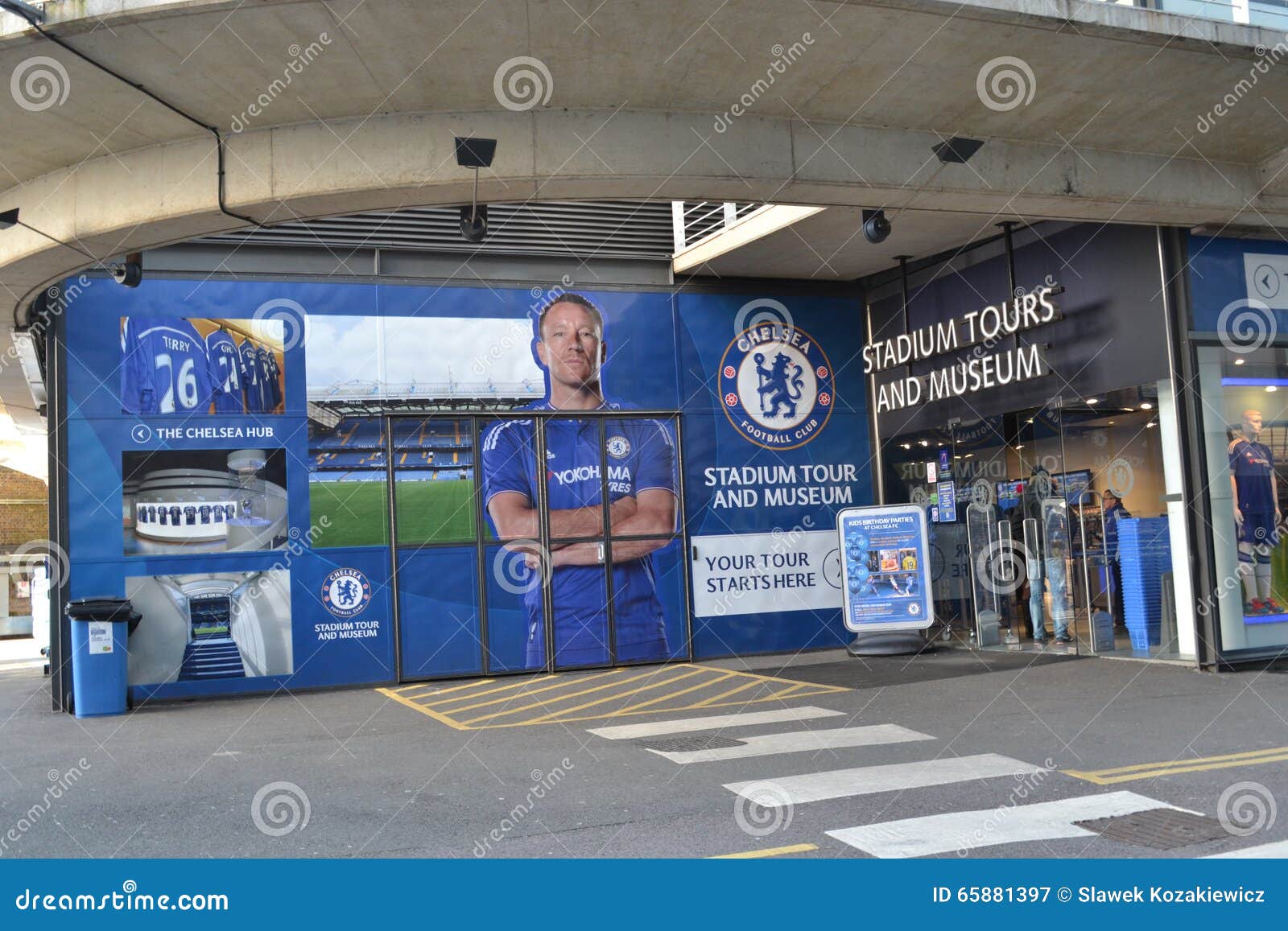 Stamford bridge stadium fulham hi-res stock photography and images