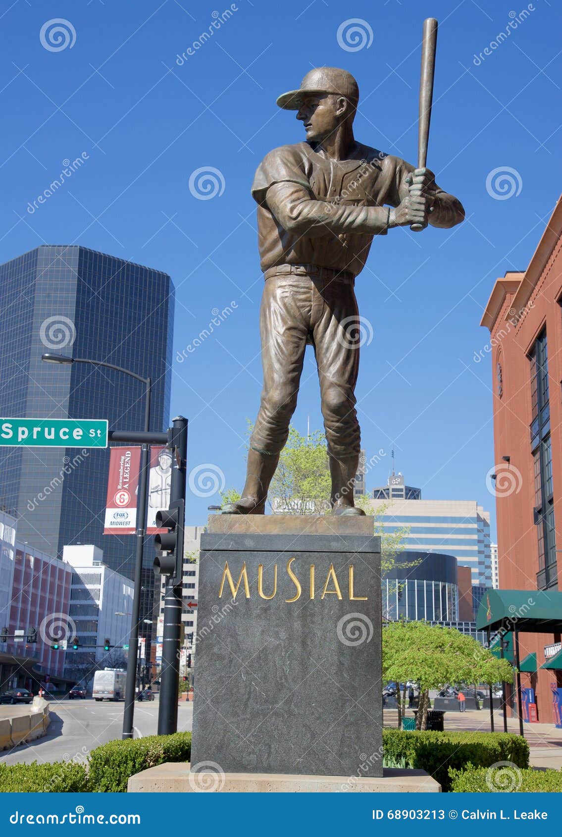 Stan Musial Statue, Outside Busch Stadium St. Louis Editorial Stock Photo - Image of nicknamed ...