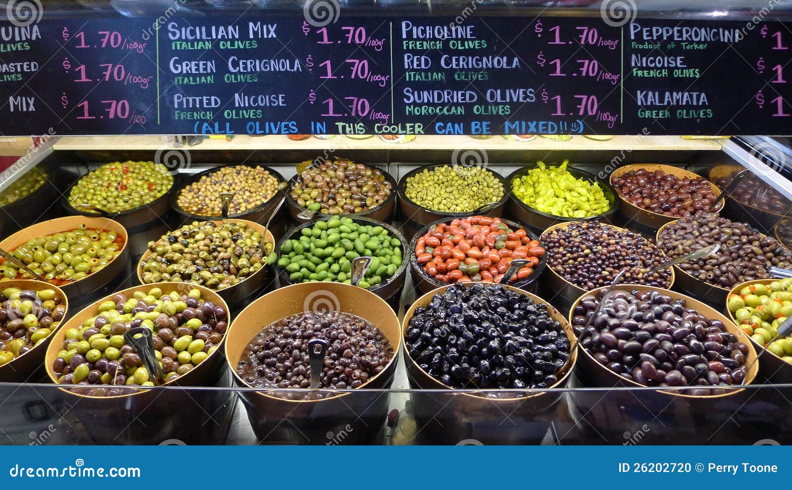 Stand olive du marché photo stock. Image du olive, sélection 26202720