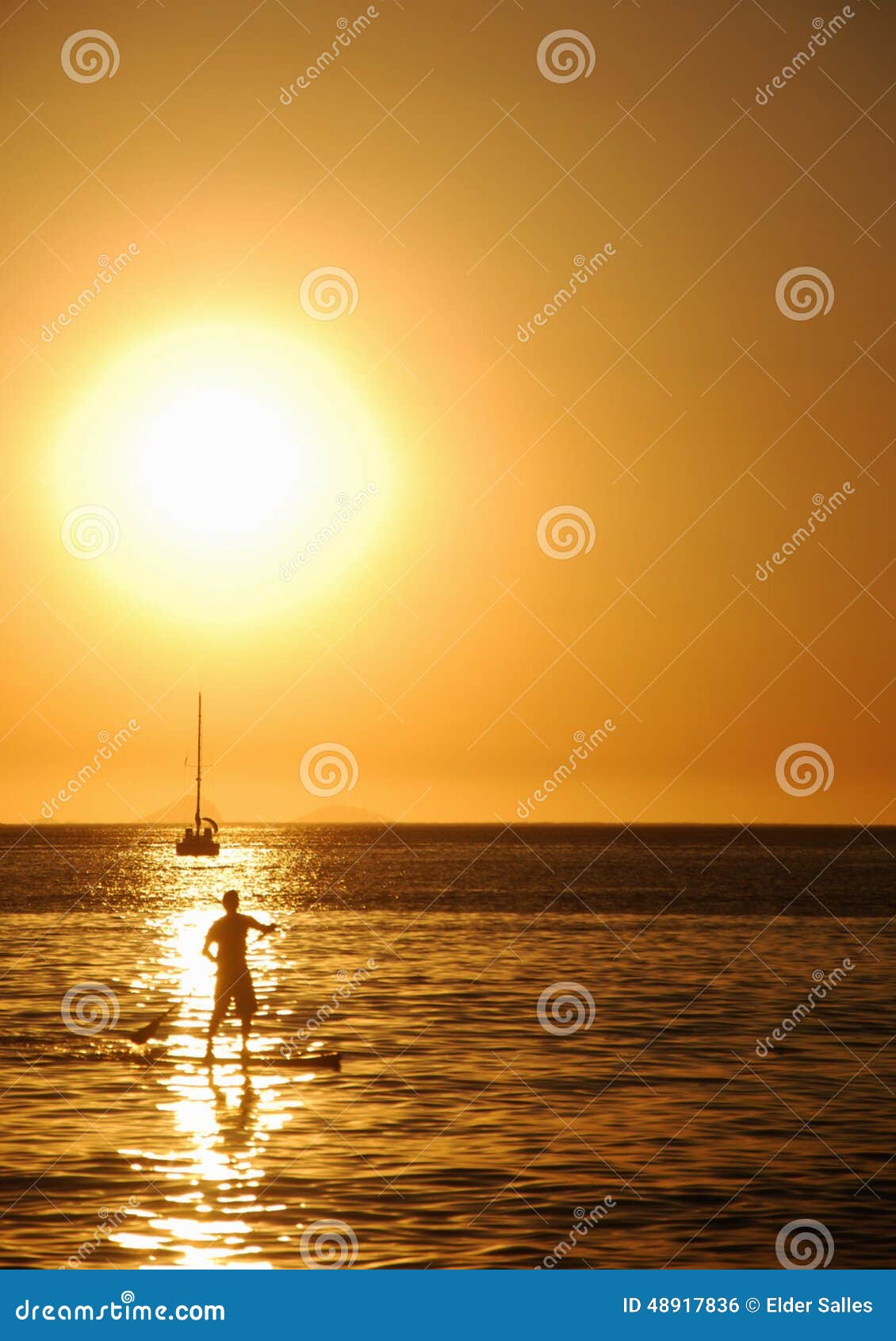 stand-up on sunset on itaipu beach