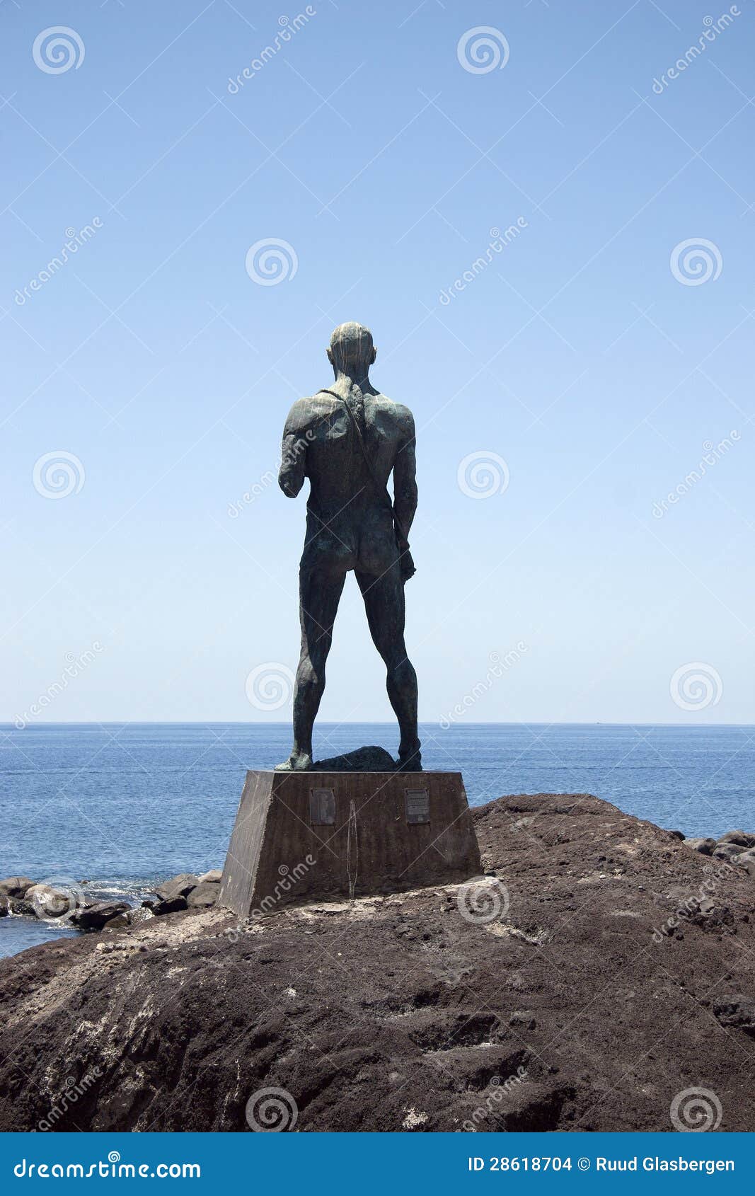 Standbeeld Bij Haven Van Paul Do Mar Stock Foto Image of paul, eiland