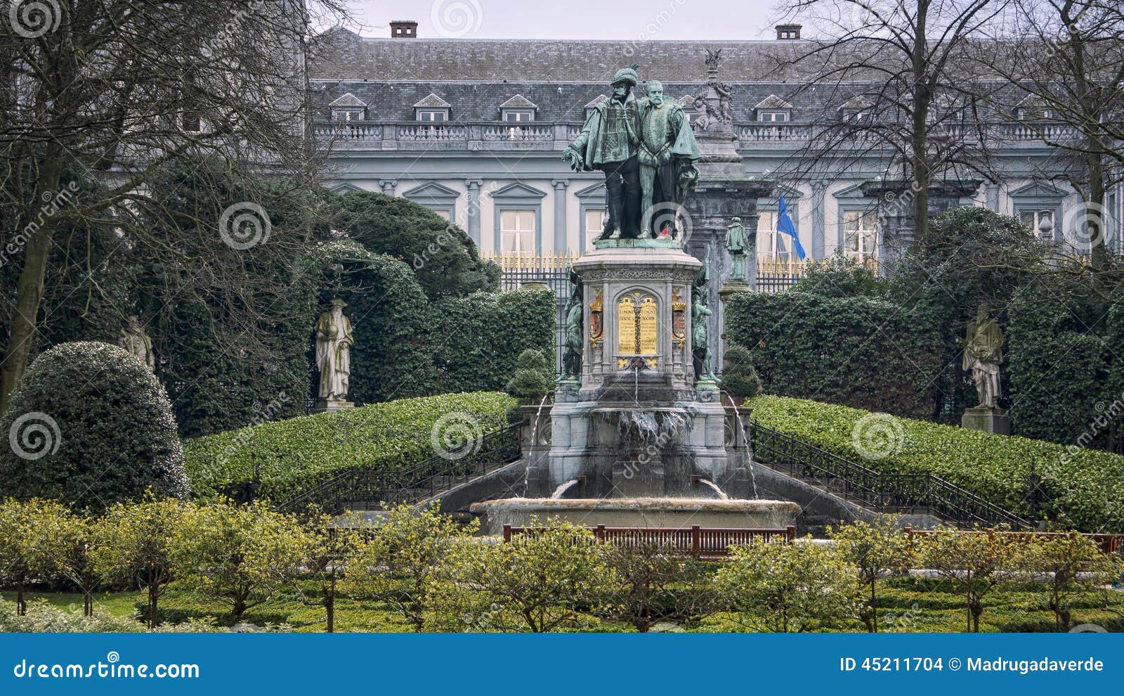 Standbeeld Van Egmont En Hoorne in Brussel Stock Foto Image of mooi, gebouw 45211704