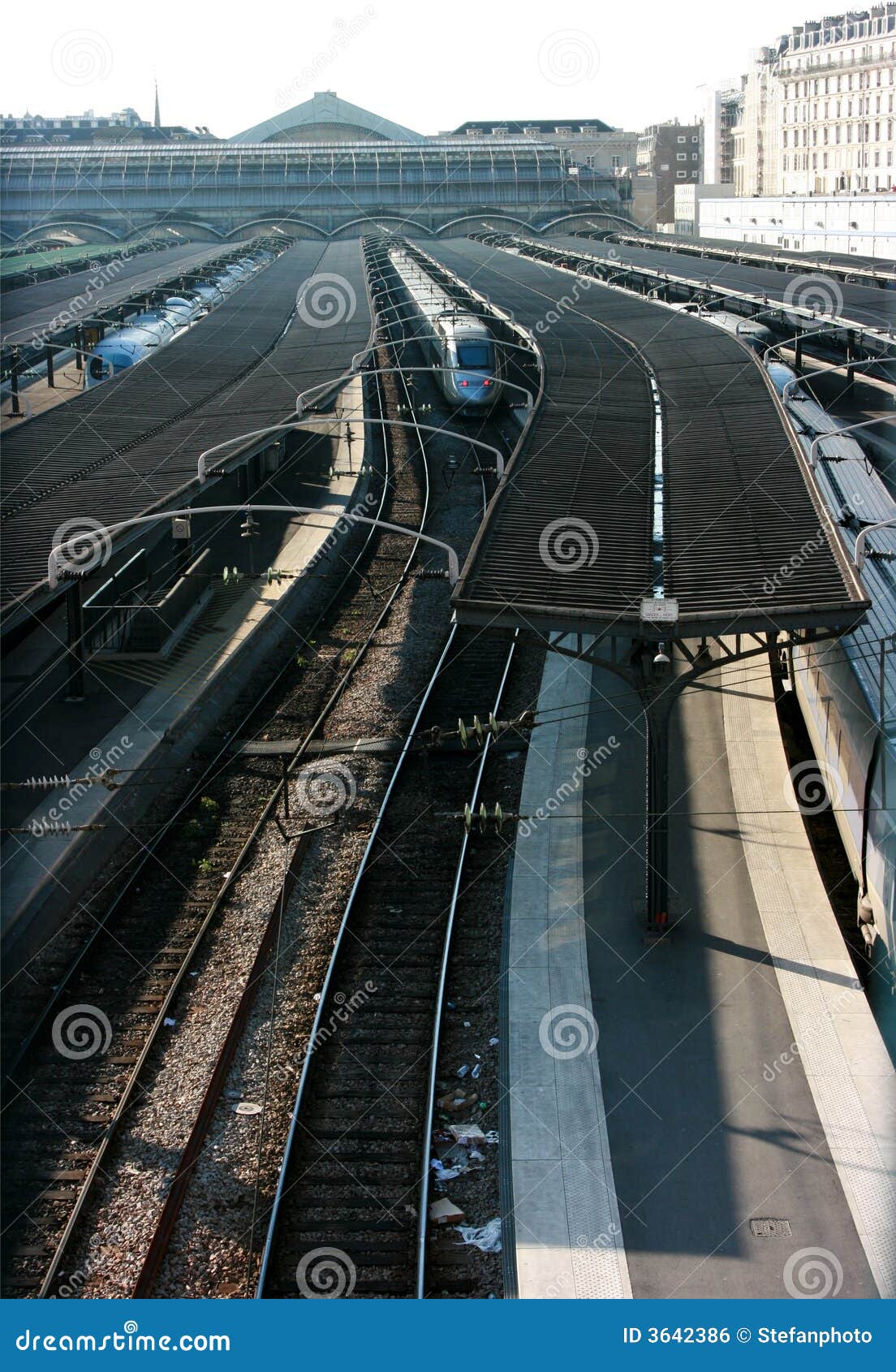 Standstill editorial photo. Image of train, paris, public 3642386