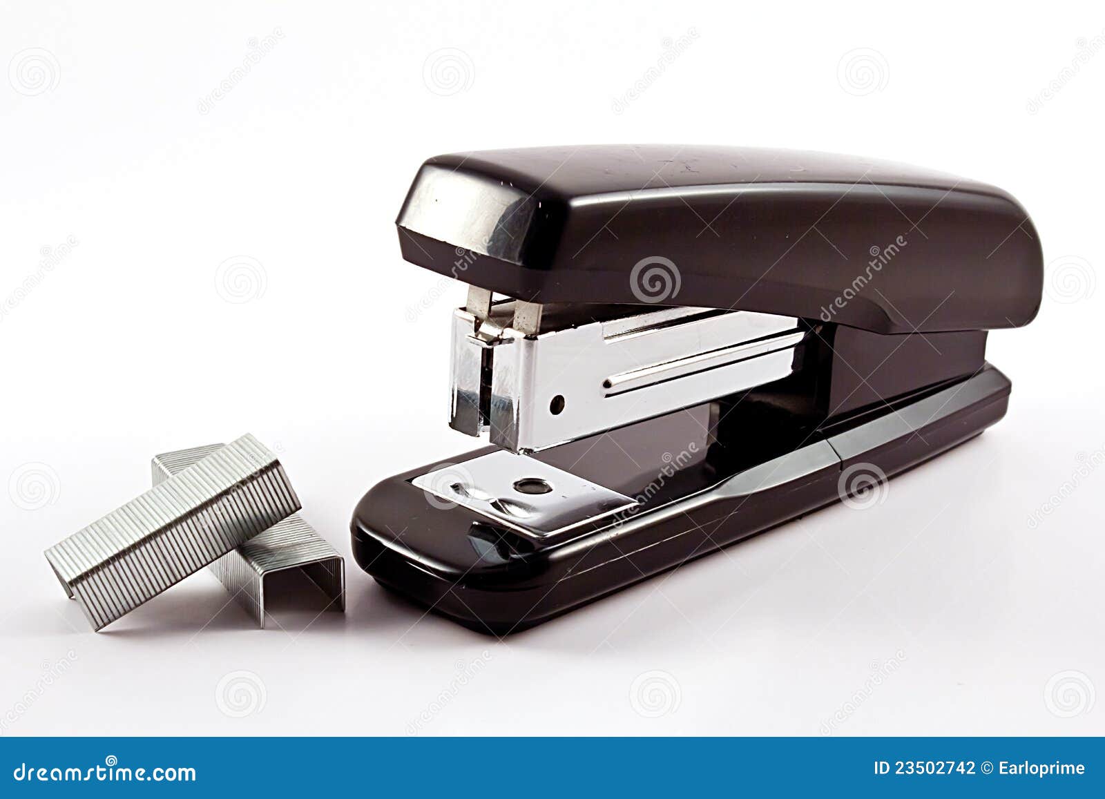 https://thumbs.dreamstime.com/z/stapler-staples-23502742.jpg