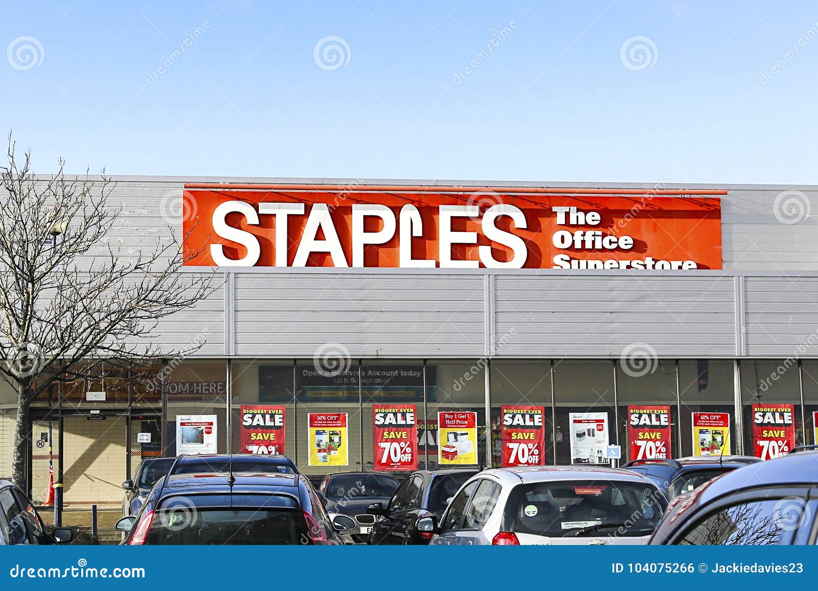 Staples Office Supplies Massive Sale Reductions Swansea Uk January Front View Staples Office Supplies Superstore 104075266 