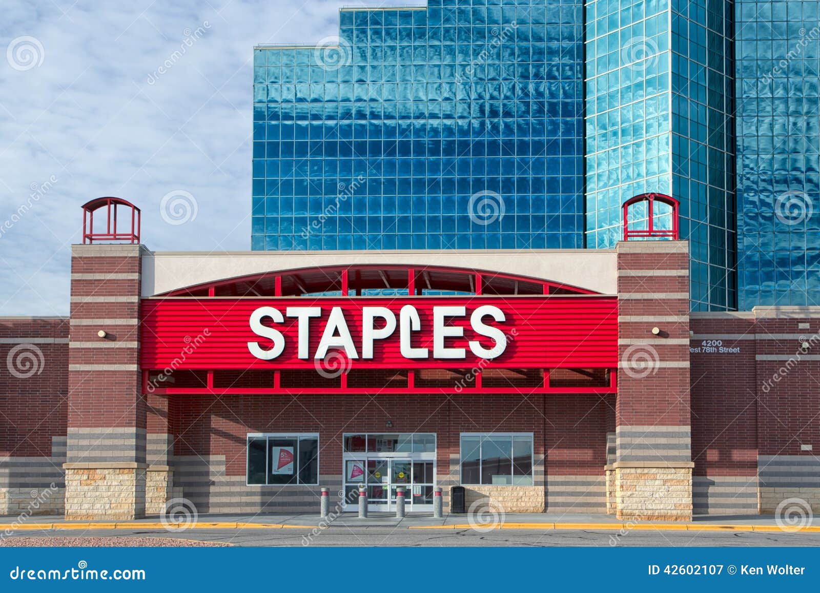 Staples Office Supply Store Editorial Photography Image of single