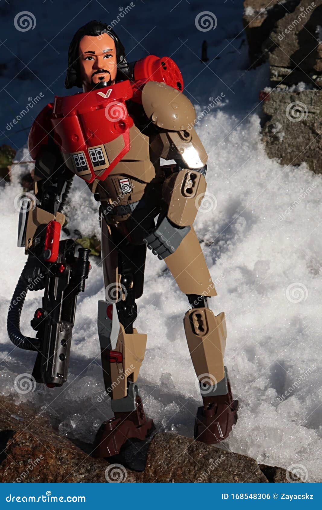 Star Wars Rogue Una Figura De Acción De Base Malbus, Hecha Por LEGO, Caminando Rocas Y Nieve La Temporada Invernal Foto editorial - Imagen de rojo, placa: 168548306