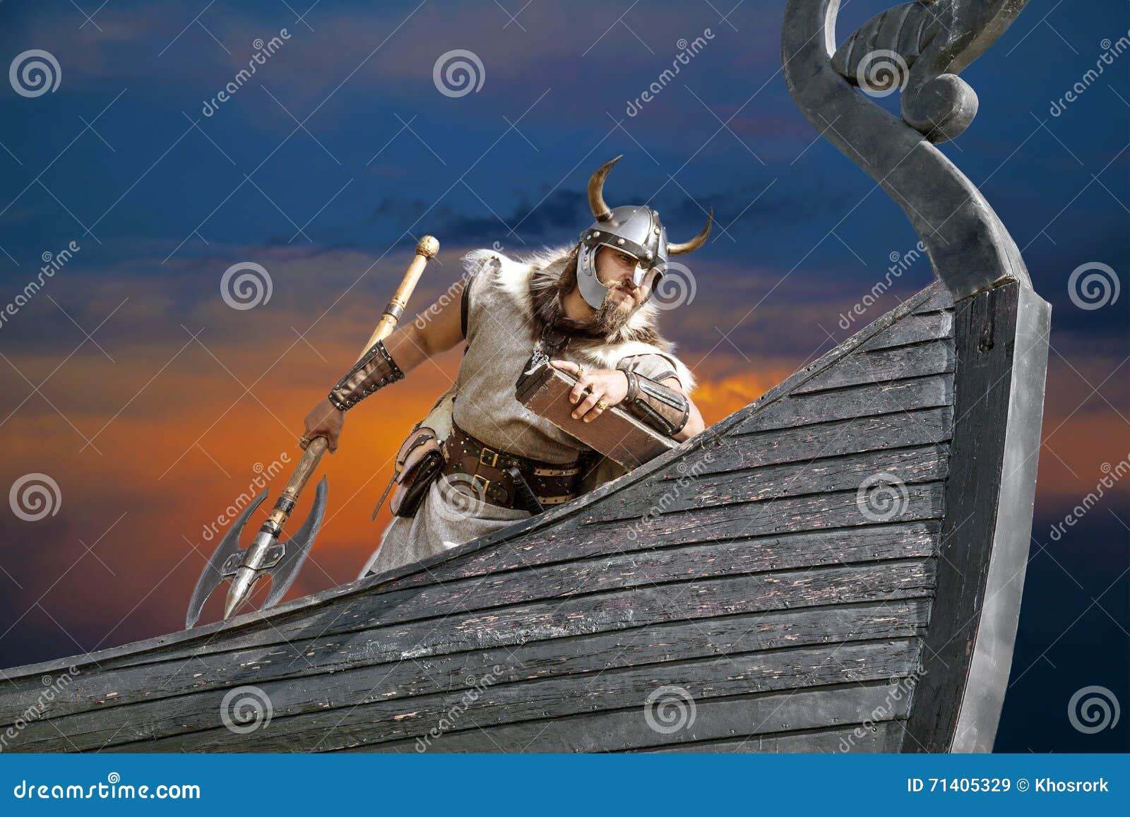 Starkes Viking auf seinem Schiff