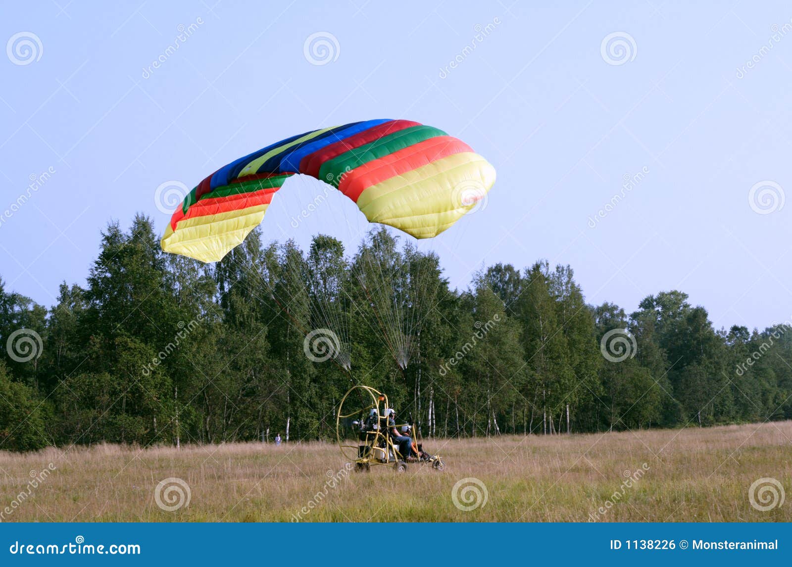 starting paraglider