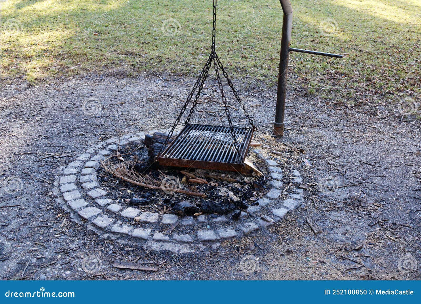 Grille barbecue ronde - Jardin sur Rue du Commerce