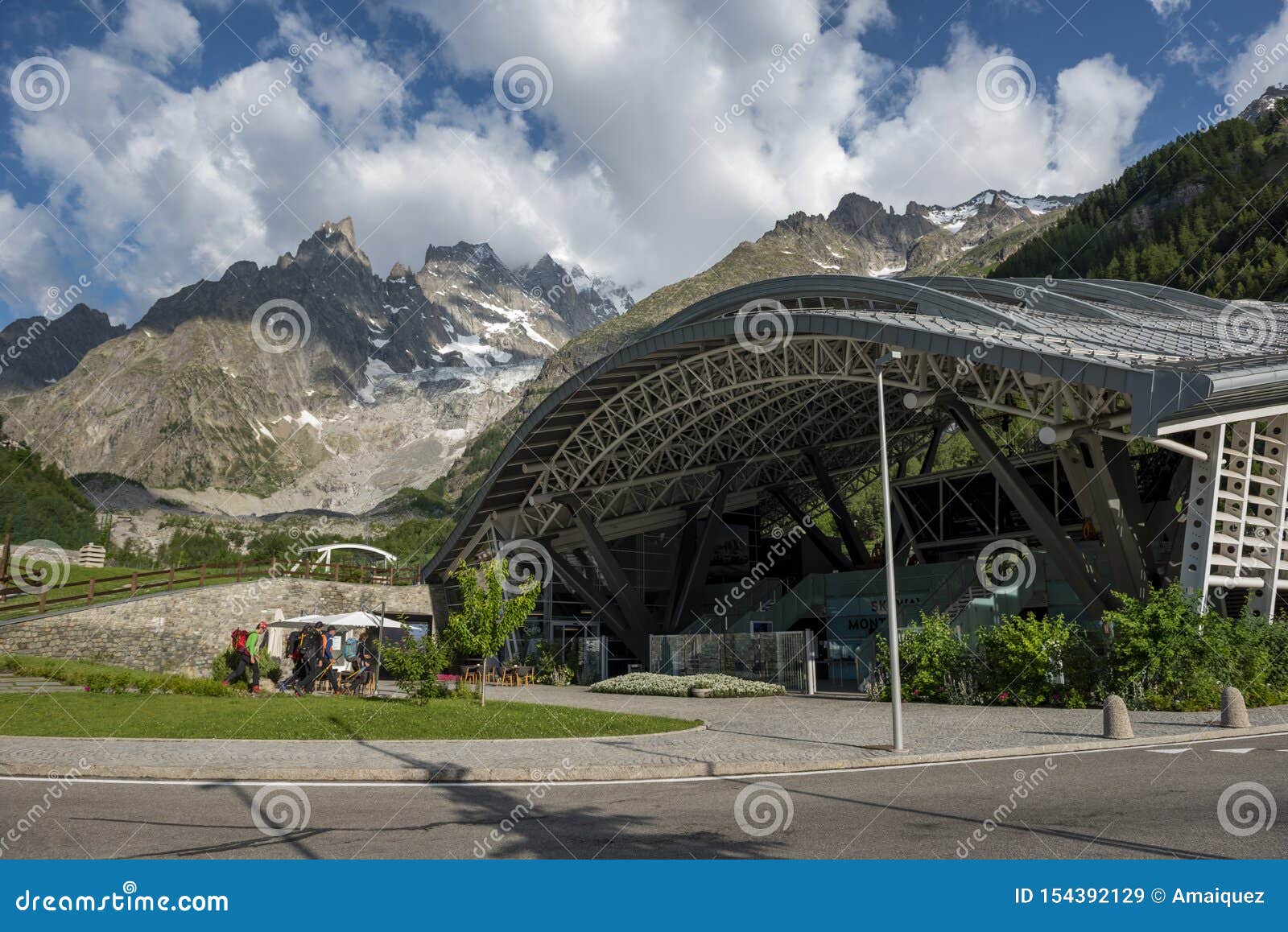 Station Of The Cable Car Skyway Monte Bianco Editorial Stock Image - Image  of city, mountain: 154392129