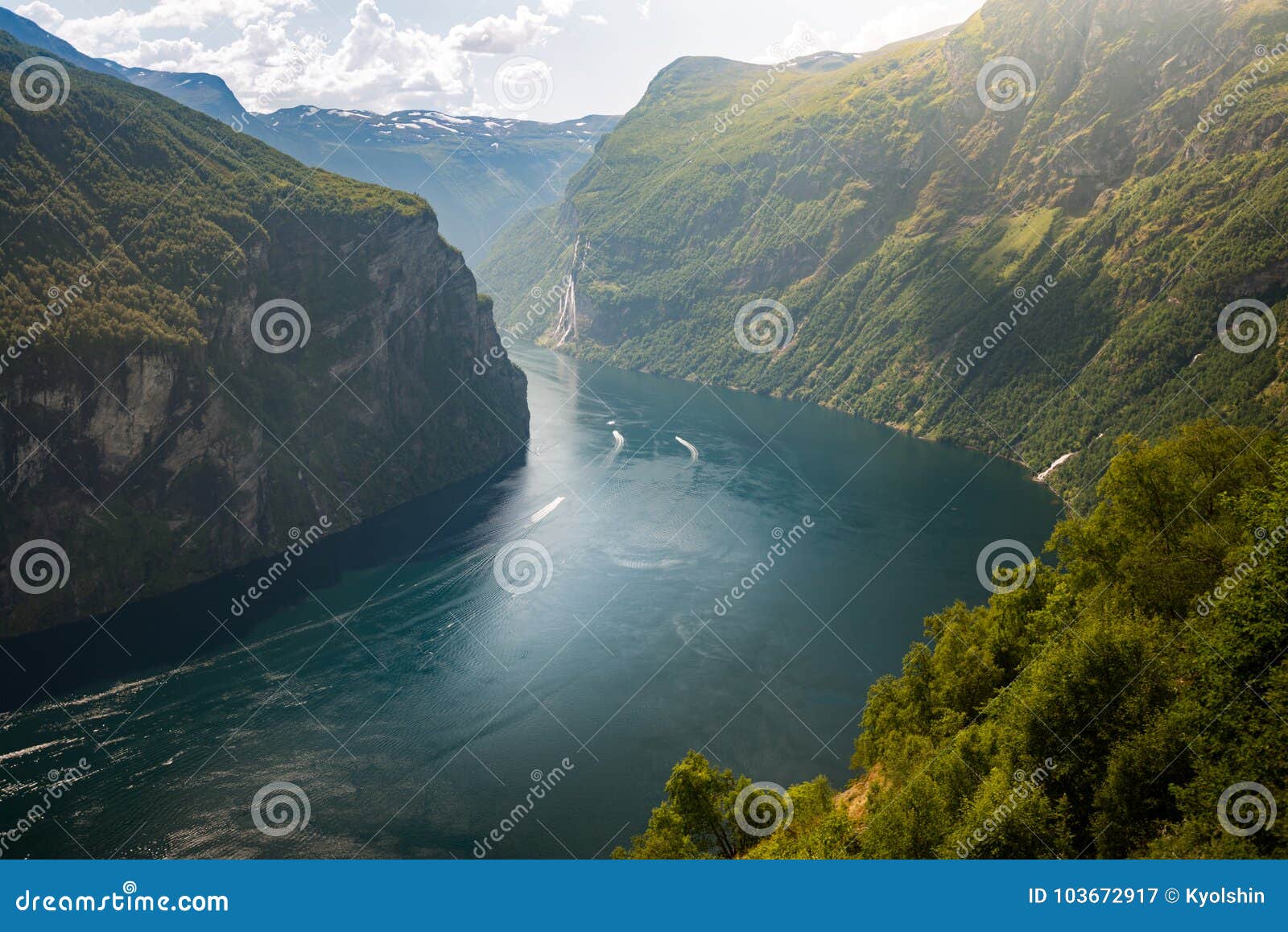 Statki Wewnątrz Nawadniają Fiord, Norwegia, Europa Obraz Stock - Obraz  złożonej z fiord, statki: 103672917