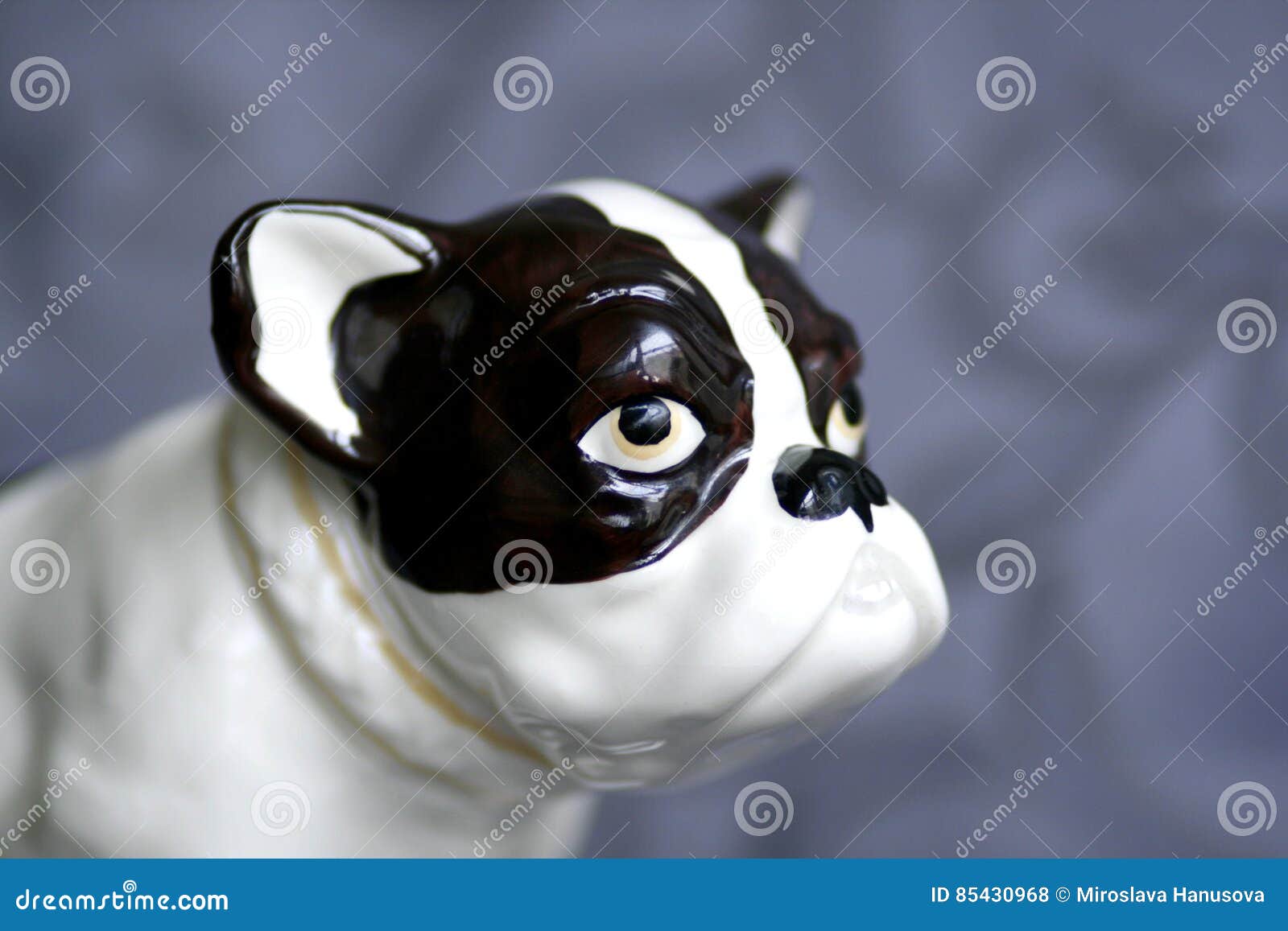 Statua Antica 2 Del Bulldog Francese Fotografia Stock - Immagine di antico,  lustrato: 85430968