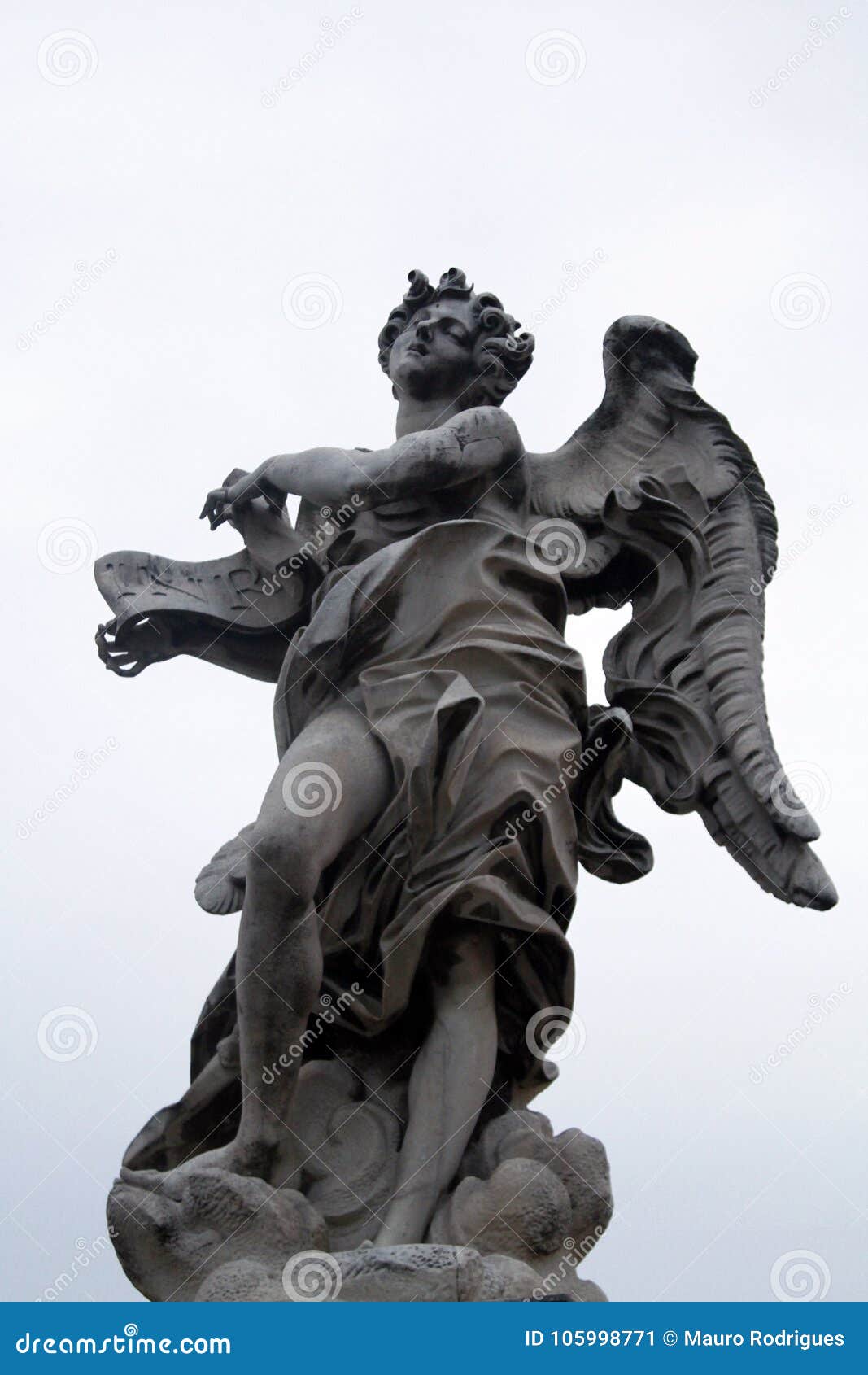 Statua Di Angelo Di Bernini Immagine Stock - Immagine di italiano ...