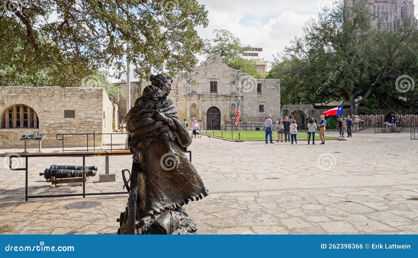 Statue at Alamo Museum in San Antonio Texas SAN ANTONIO, UNITED