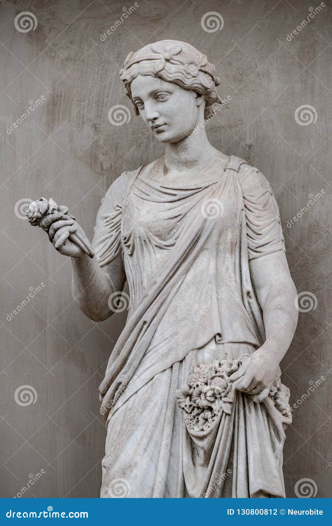 Statue Antique De Femme Grecque Sensuelle D'ère De La Renaissance Avec Un  Flo Photo stock - Image du ère, antique: 130800812