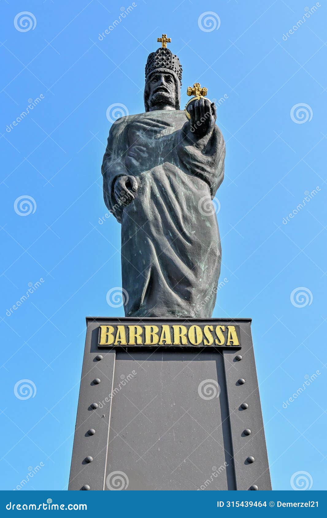 statue of barbarossa, hamburg, germany