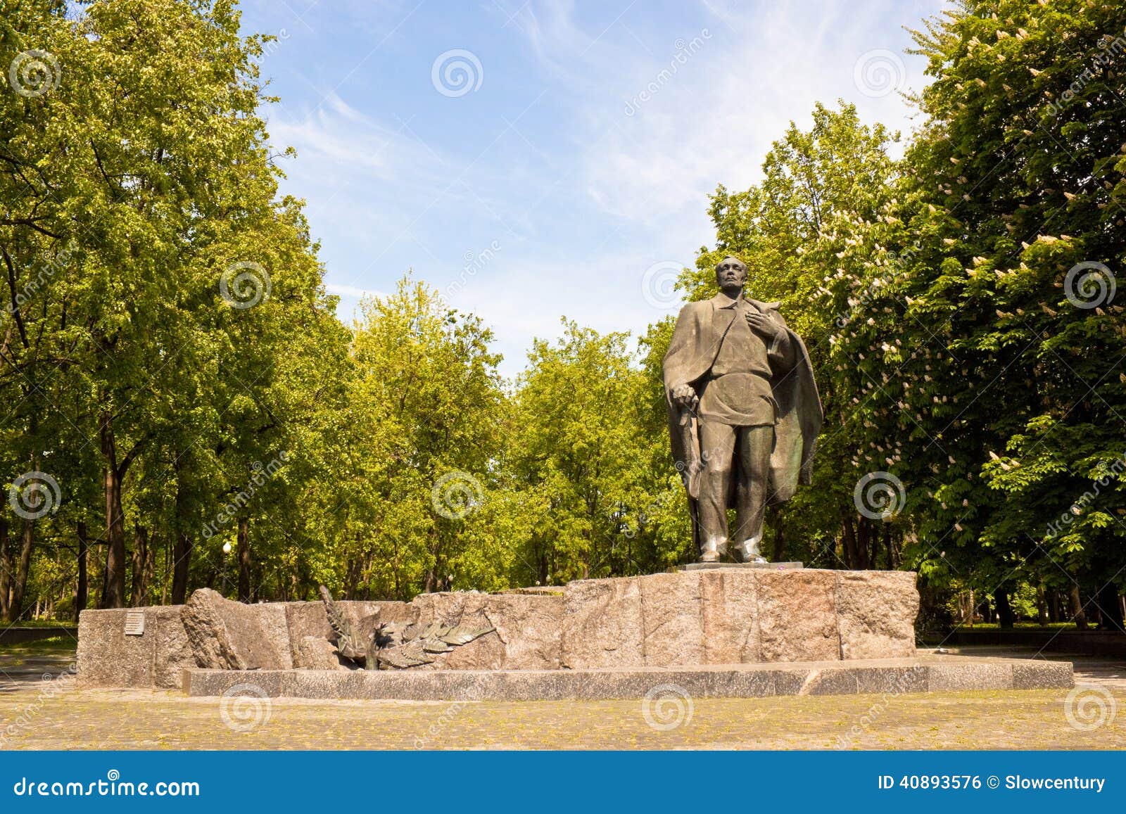 statue of belarusian writer janka kupala