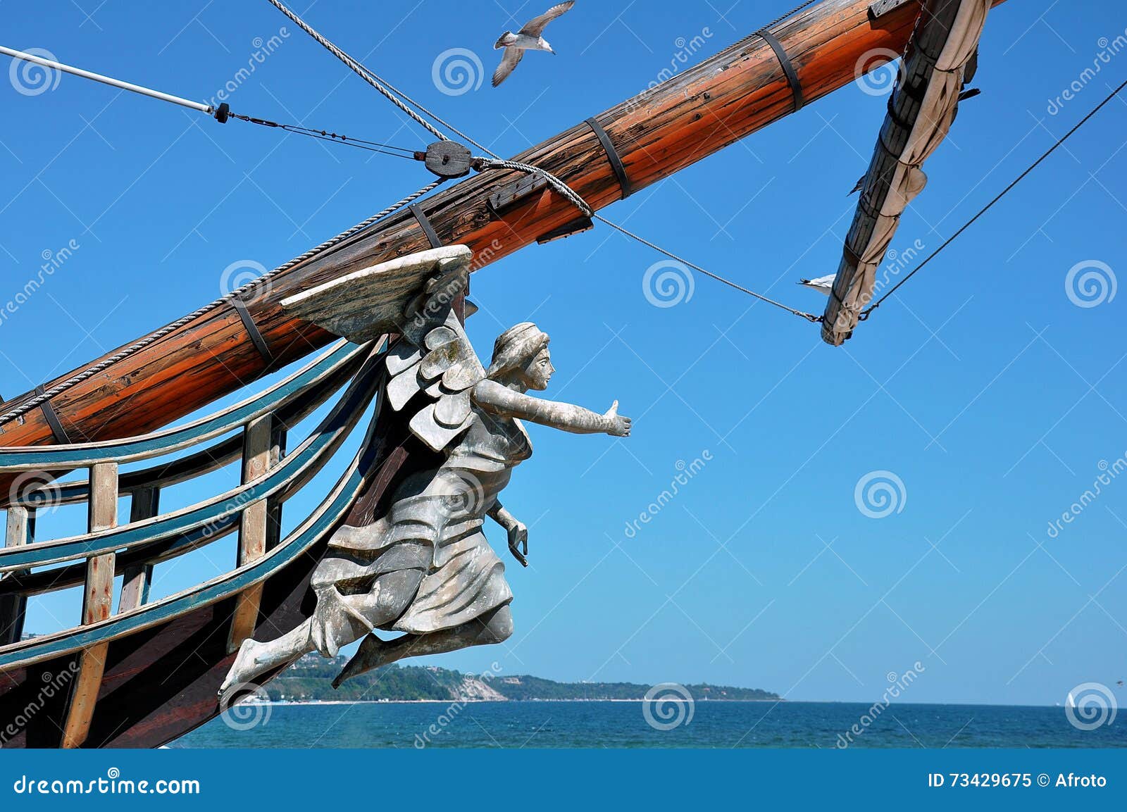 Statue On The Bow Of A Ship Stock Photo - Image: 73429675