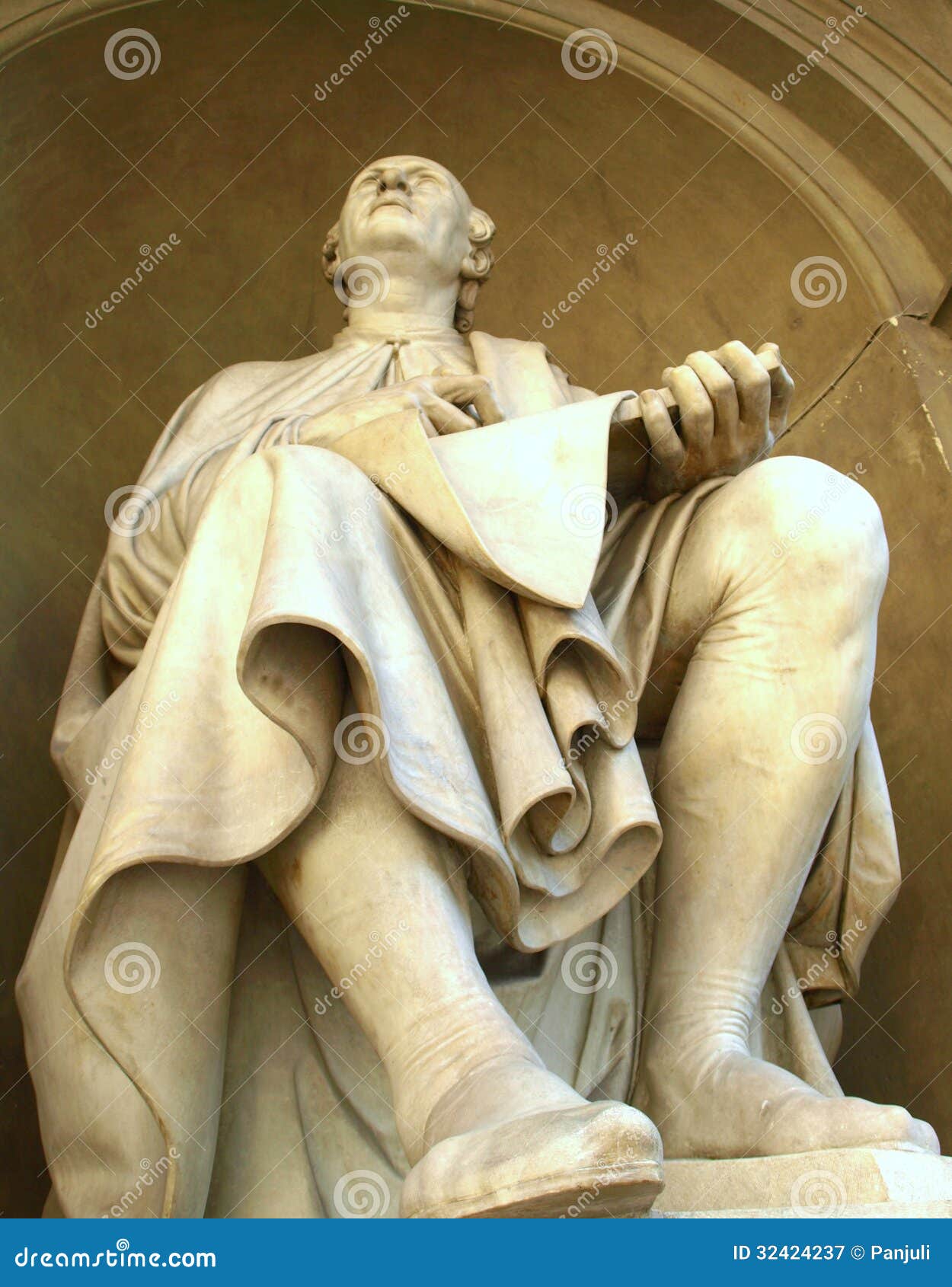 statue of brunelleschi,dome of florence, italy