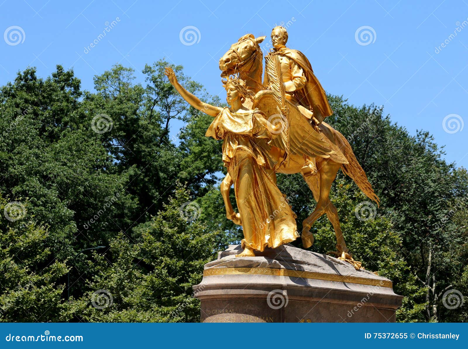 Statue in central park stock image. Image of gold, beauty 75372655