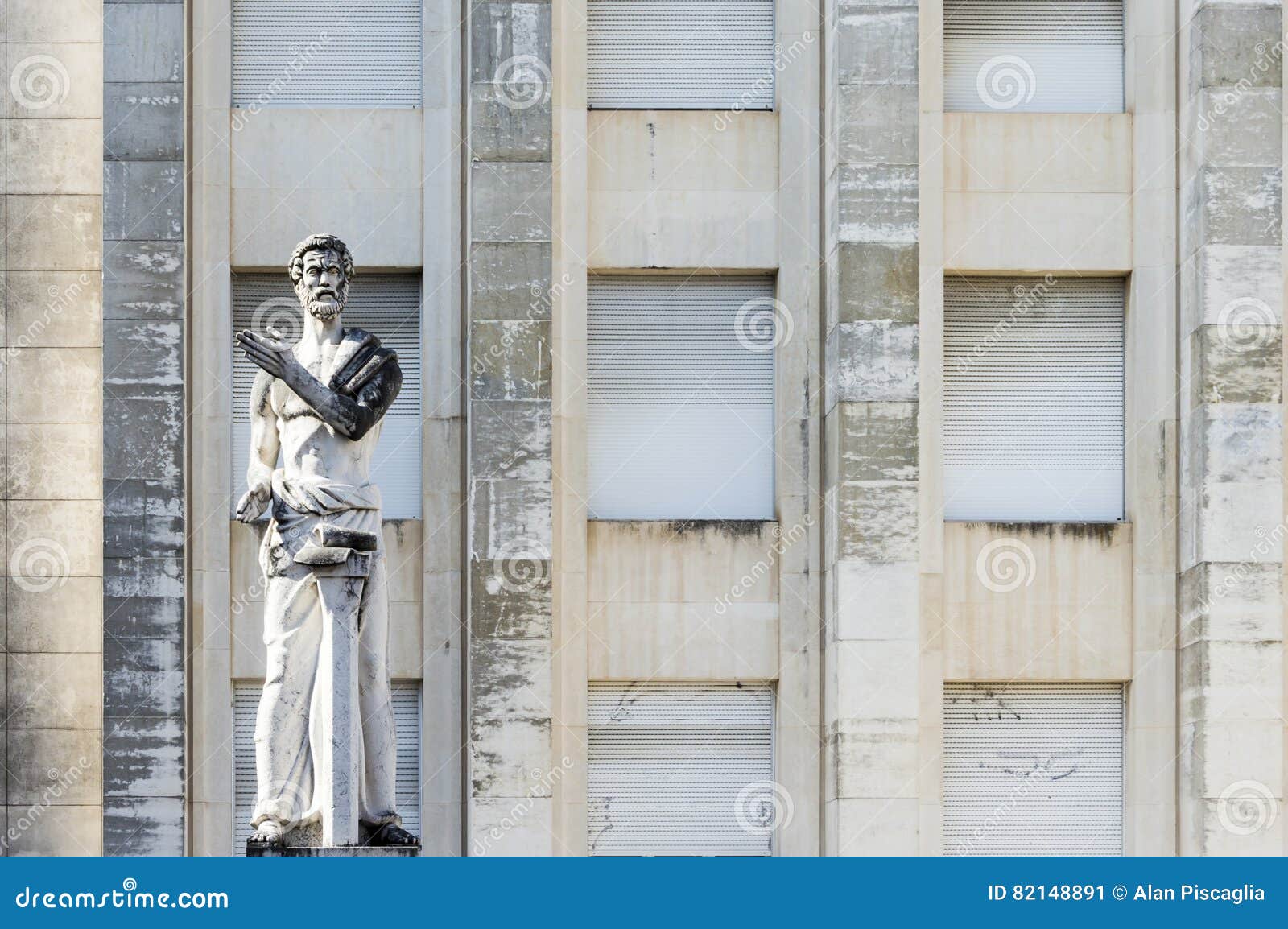 statue in coimbra university