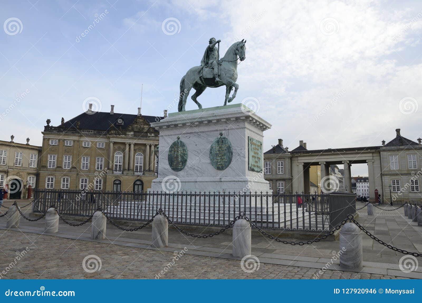 Statue of Danish King Frederick V Editorial Photo - Image of outside ...