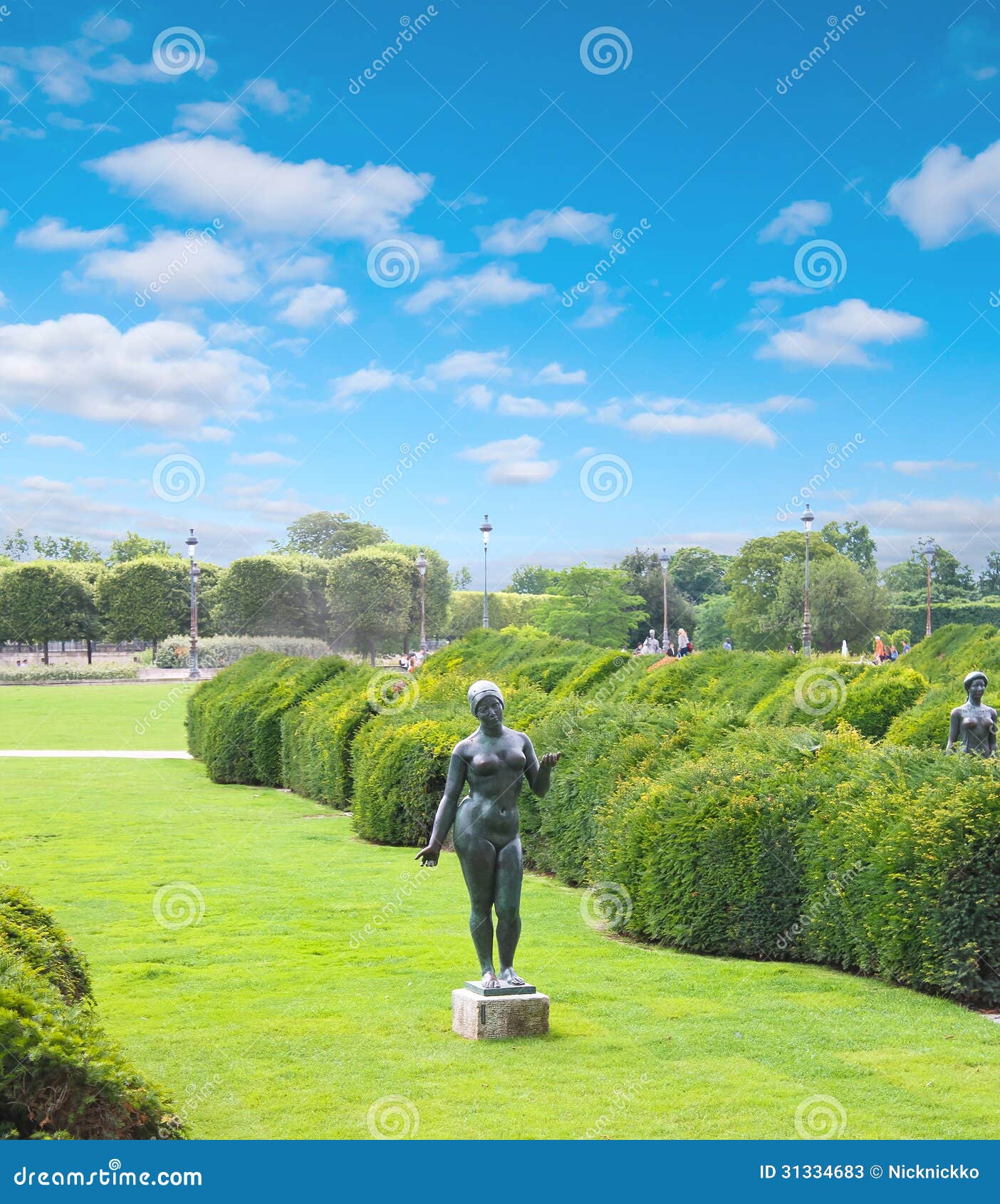 Statue Dans Le Jardin De Tuileries, Louvre, Image stock Image du parisien, célèbre 31334683