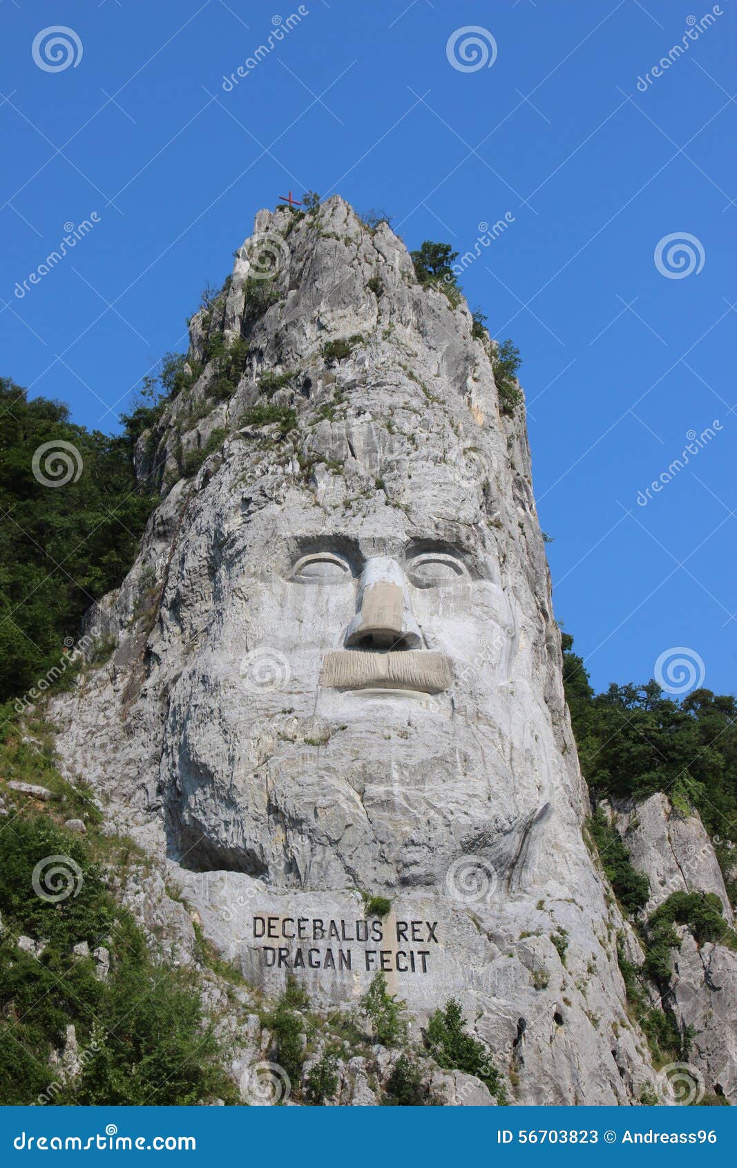 the statue of decebalus on the danube