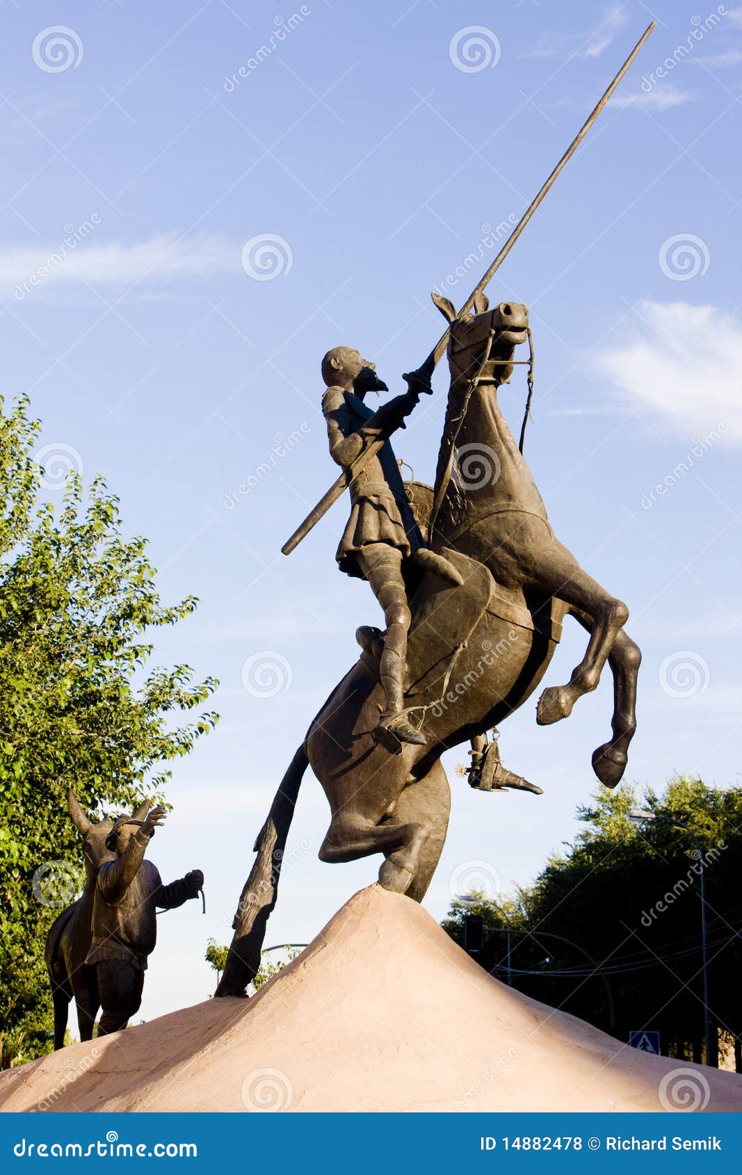 statue of don quijote