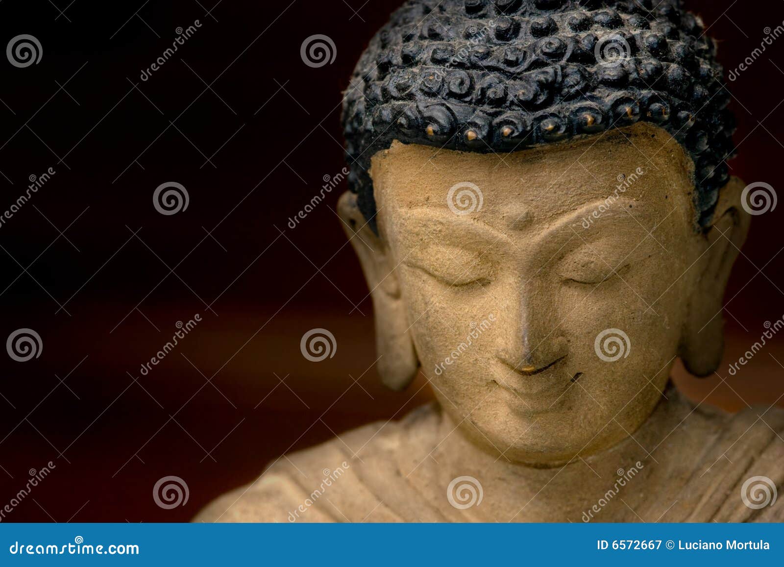 Statue En Bronze De Visage De Bouddha Image stock Image du paisible