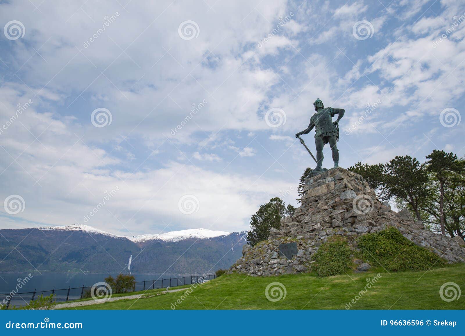statue of fridtjof by max unger, erected in 1913 in vangsnes