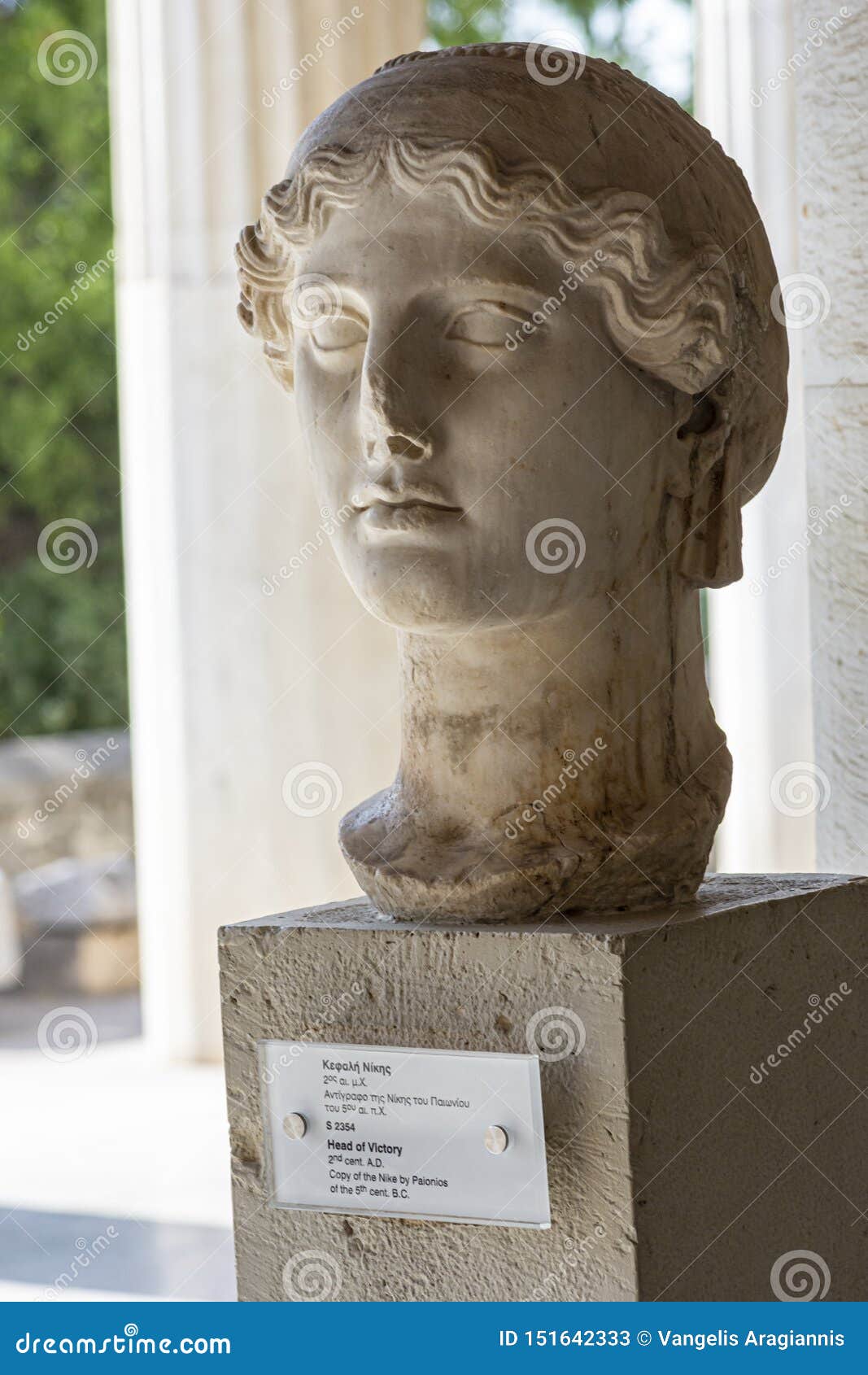 greek nike statue