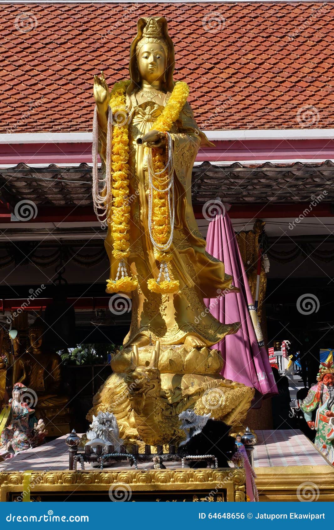 Statue of Guan Yin editorial photo. Image of statue, golden 64648656