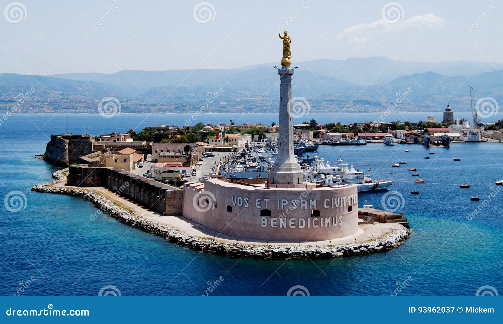Statue Im Hafen Von Messina Italien Stockbild Bild Von Festung Sizilianisch 93962037