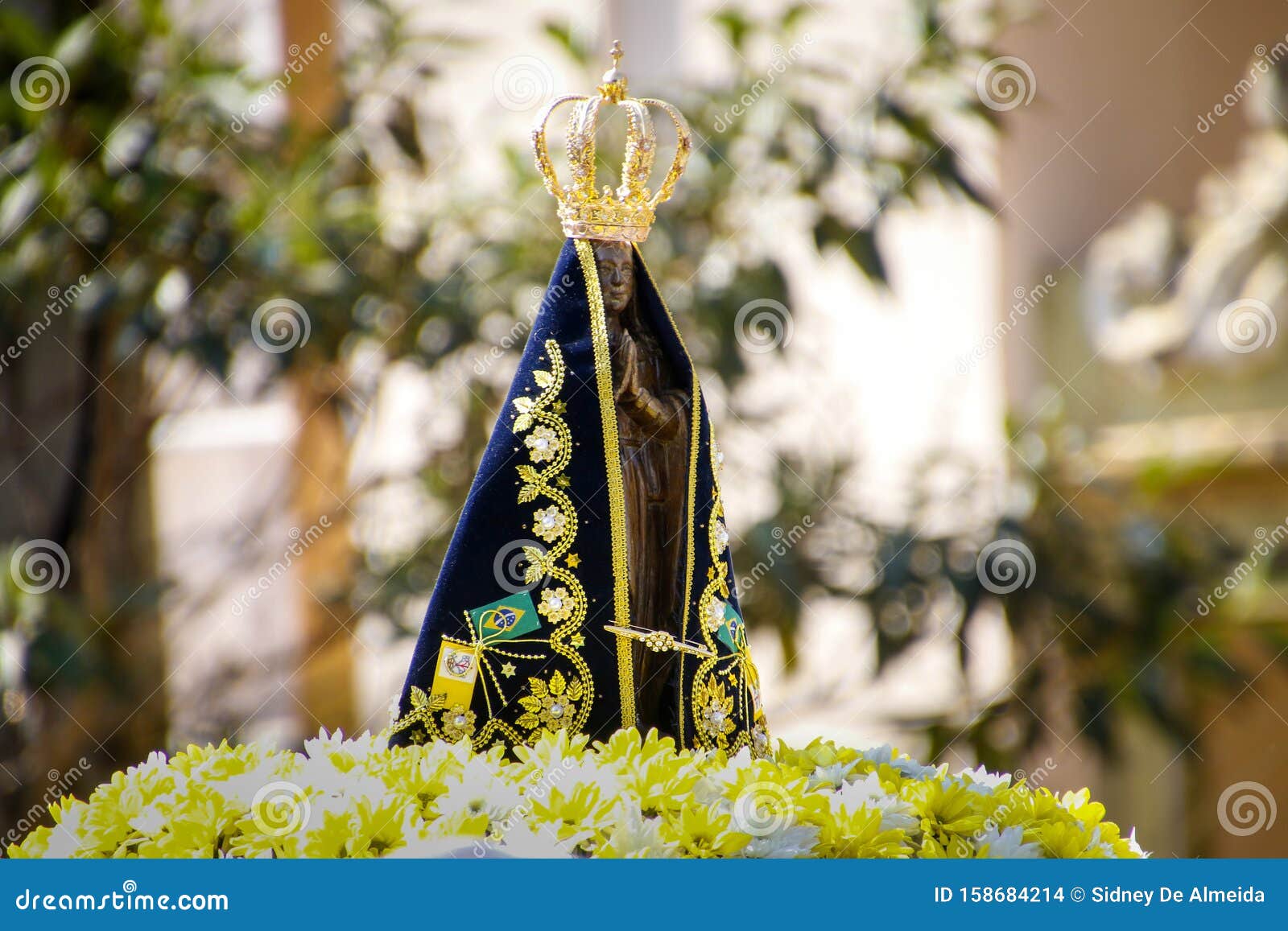 statue of the image of our lady of aparecida