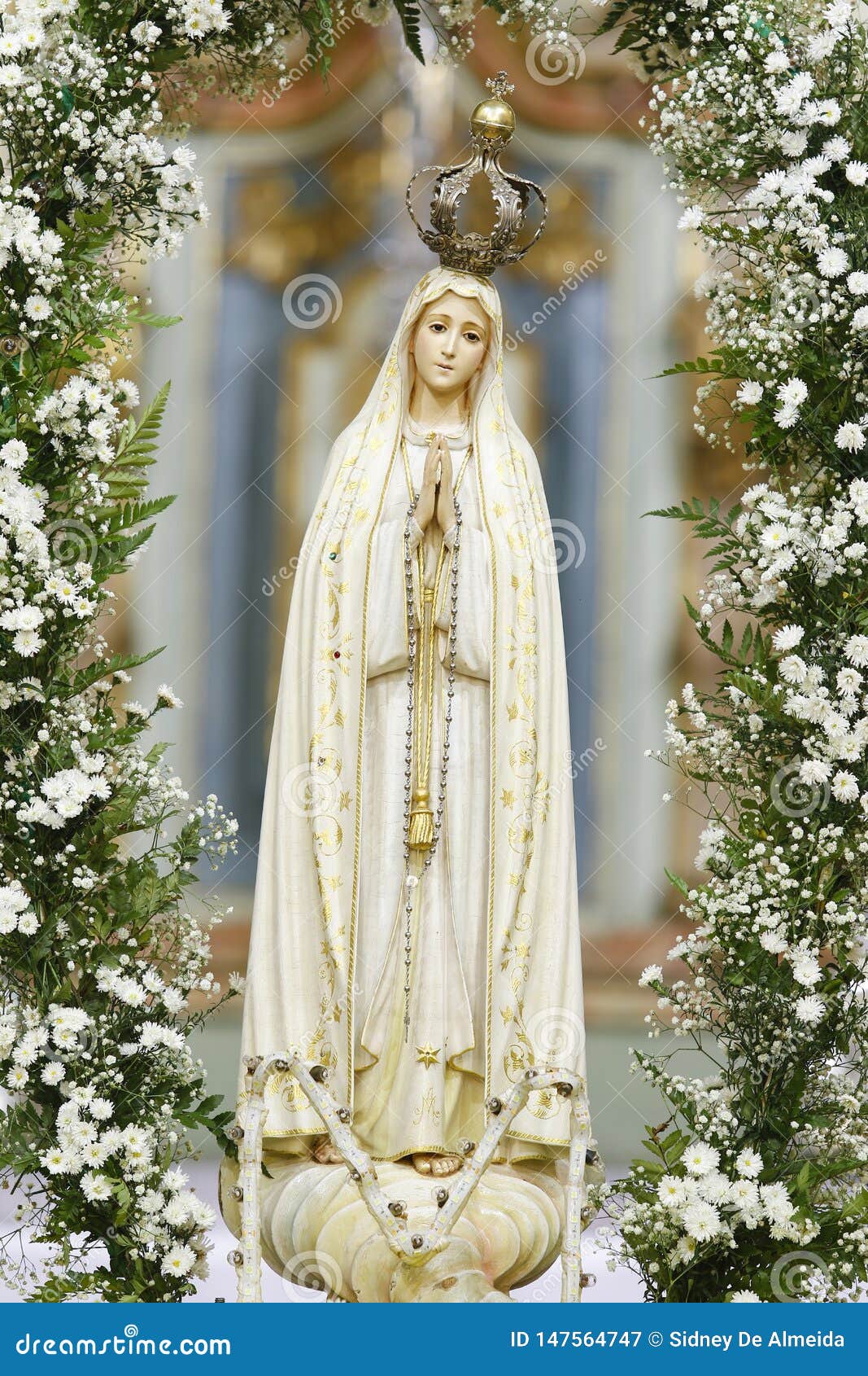 Statue of the Image of Our Lady of Fatima Stock Image - Image of ...