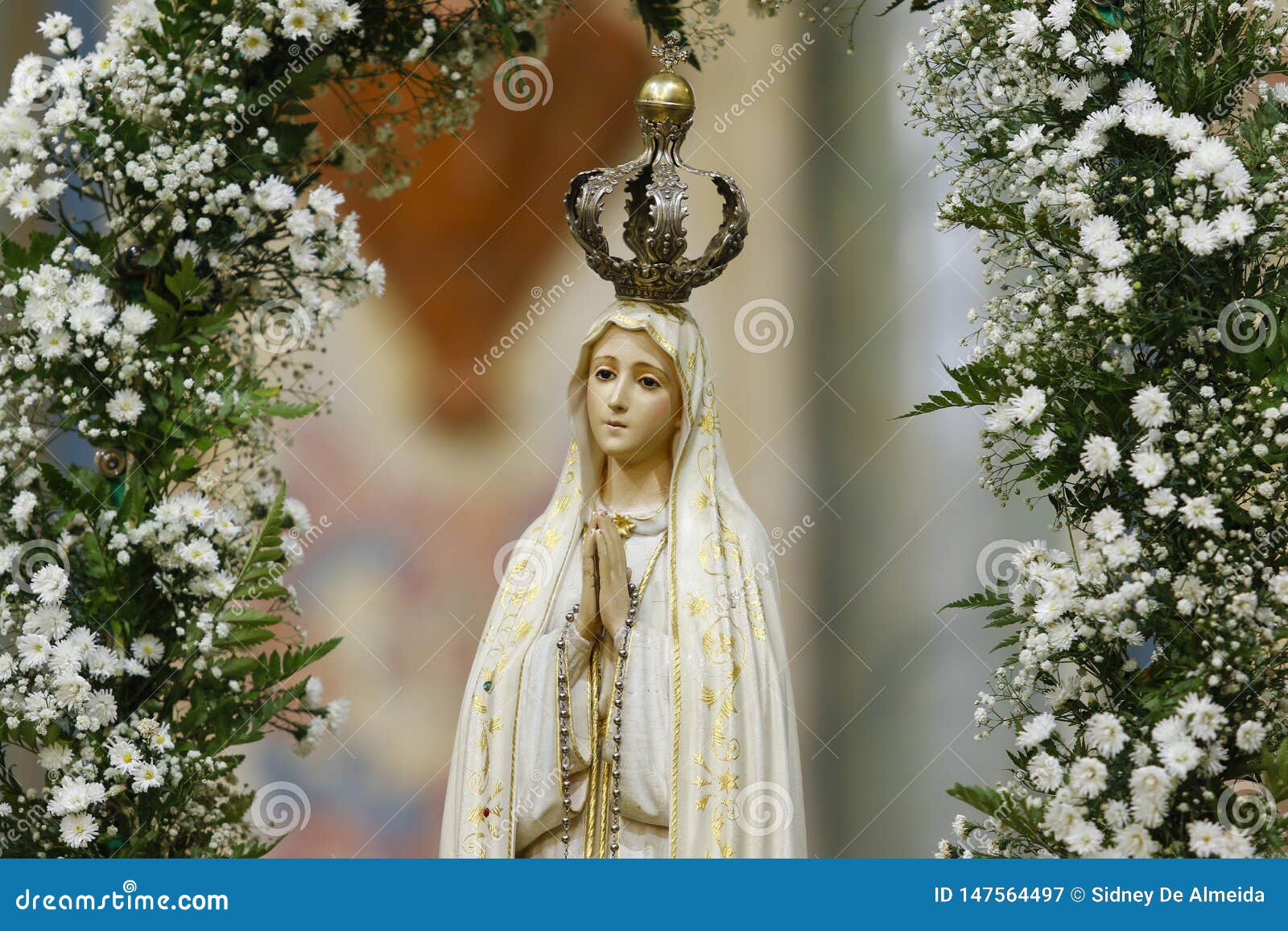 Statue of the Image of Our Lady of Fatima Stock Image - Image of ...