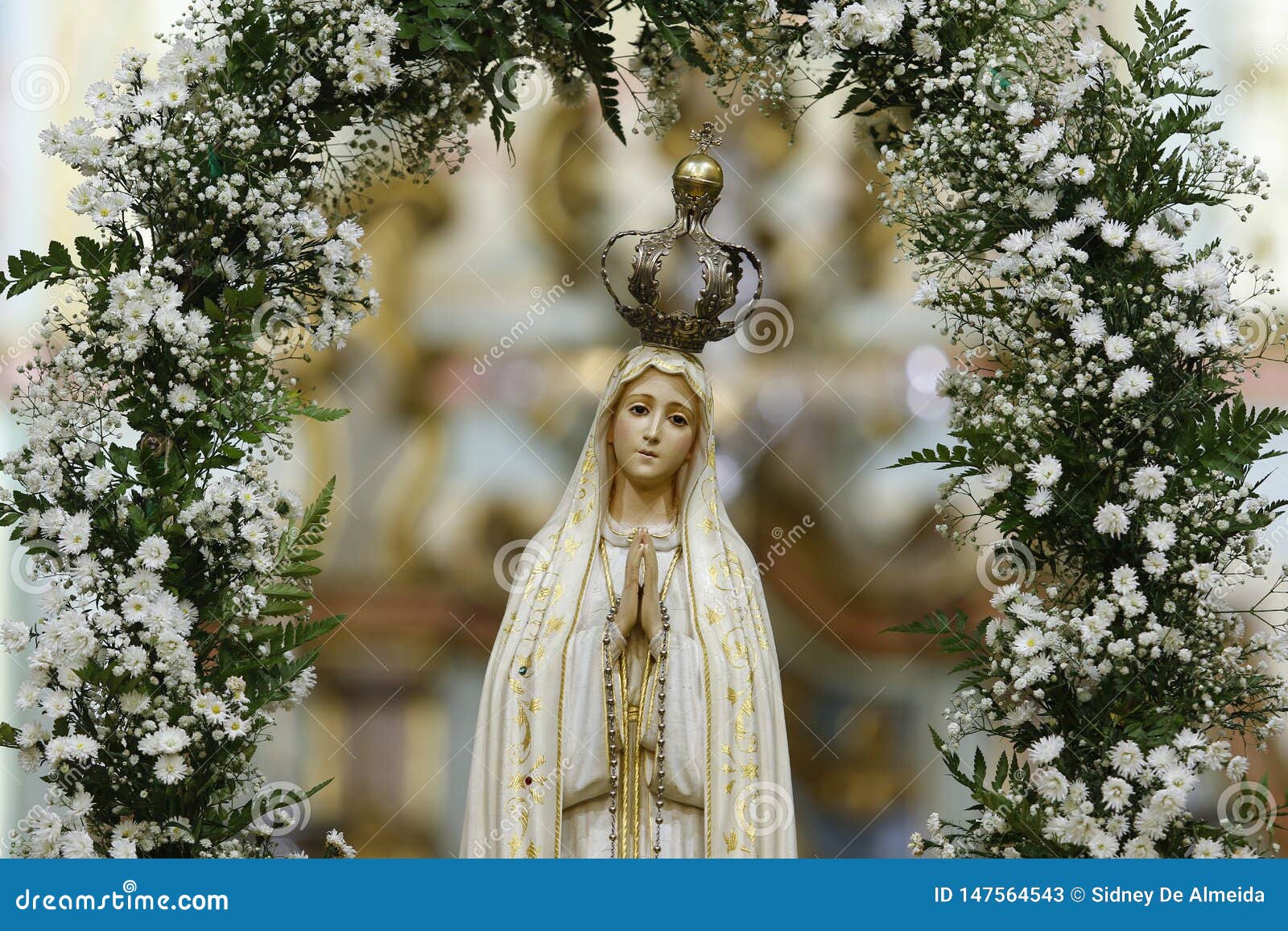 Statue of the Image of Our Lady of Fatima Stock Image - Image of ...