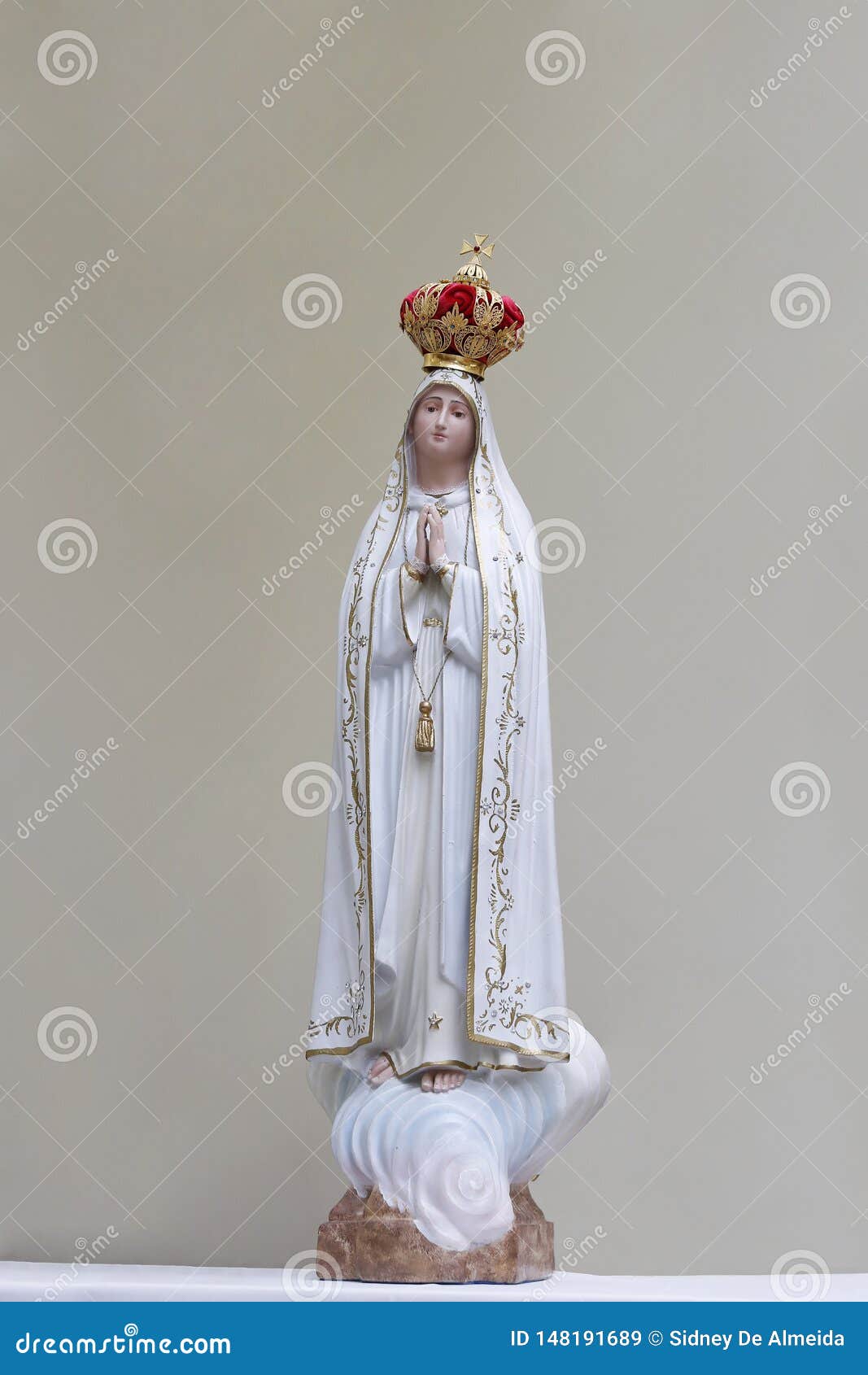 Statue of the Image of Our Lady of Fatima Stock Image - Image of ...