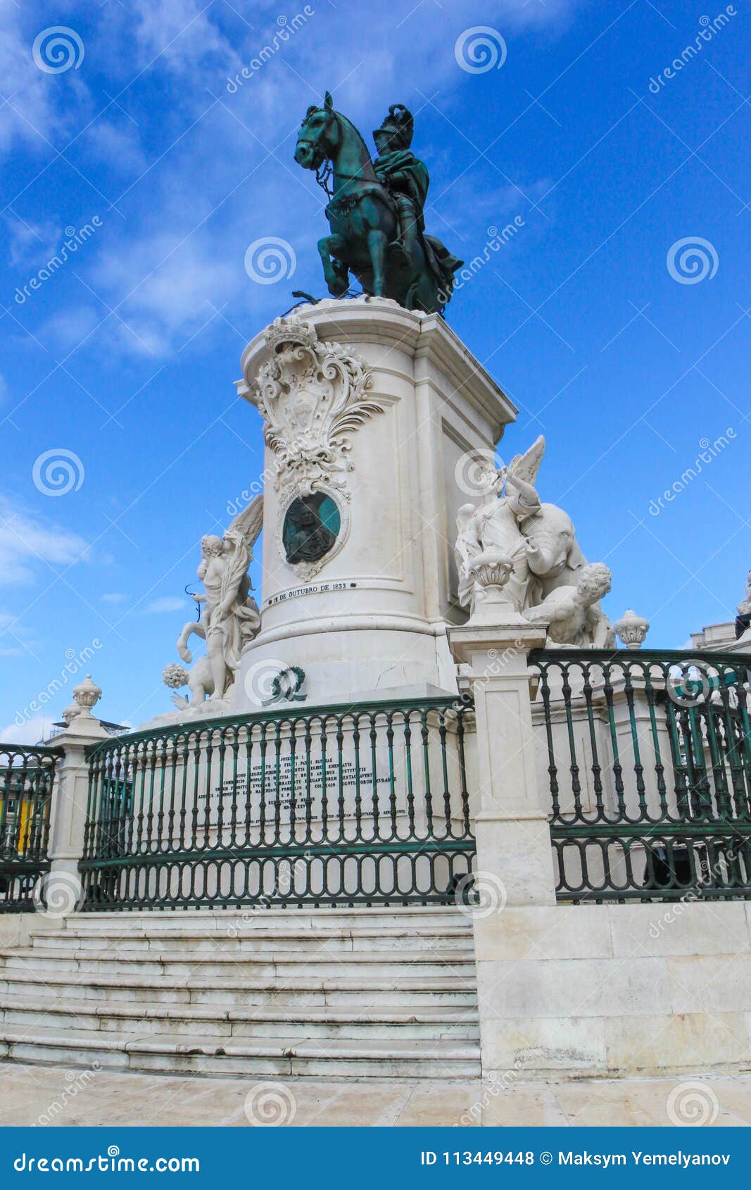 statue of king jose on the commerce square praca do comercio i