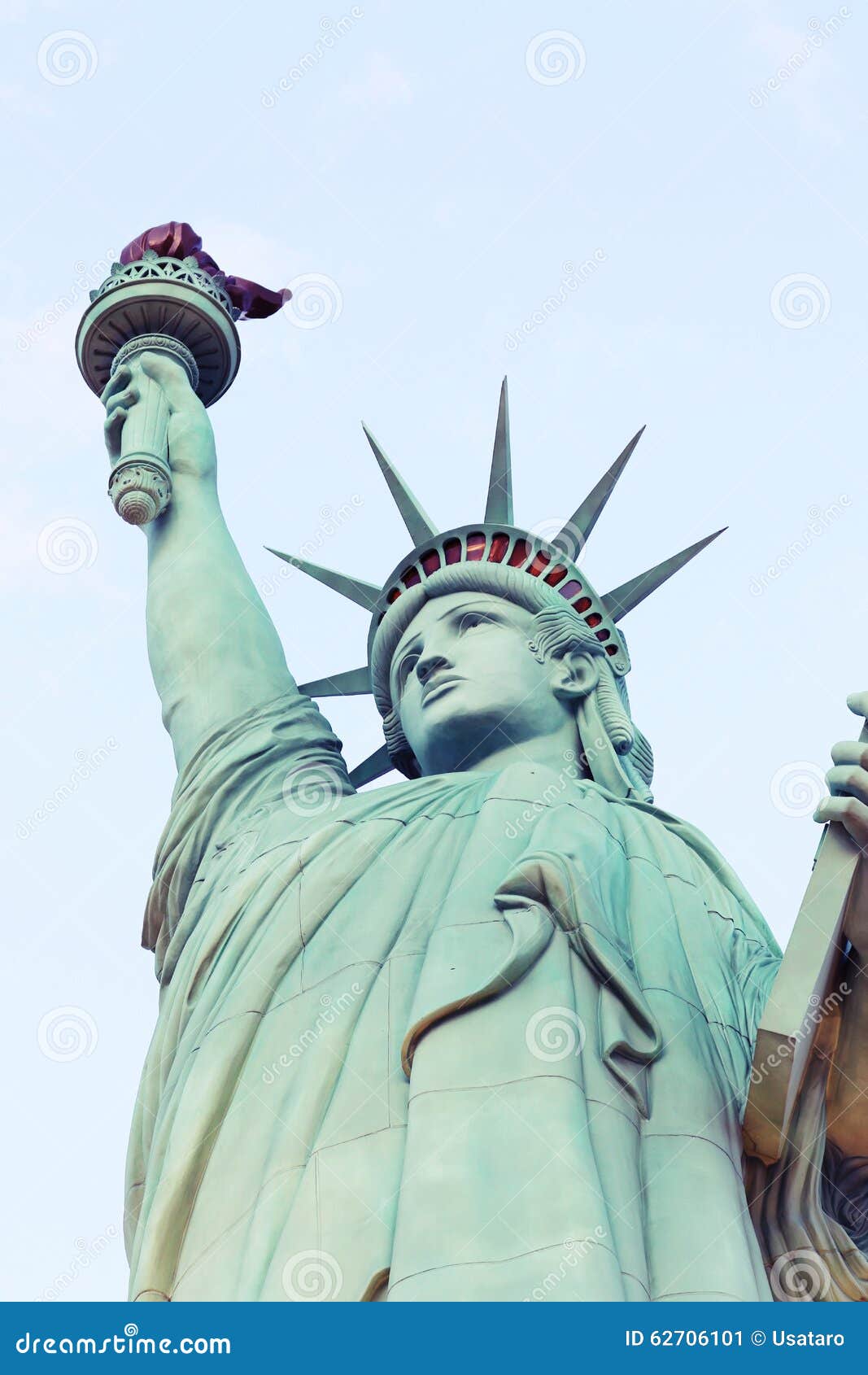 the statue of liberty is a colossal copper statue ed by auguste bartholdi a french sculptor was built by gustave eiffel 