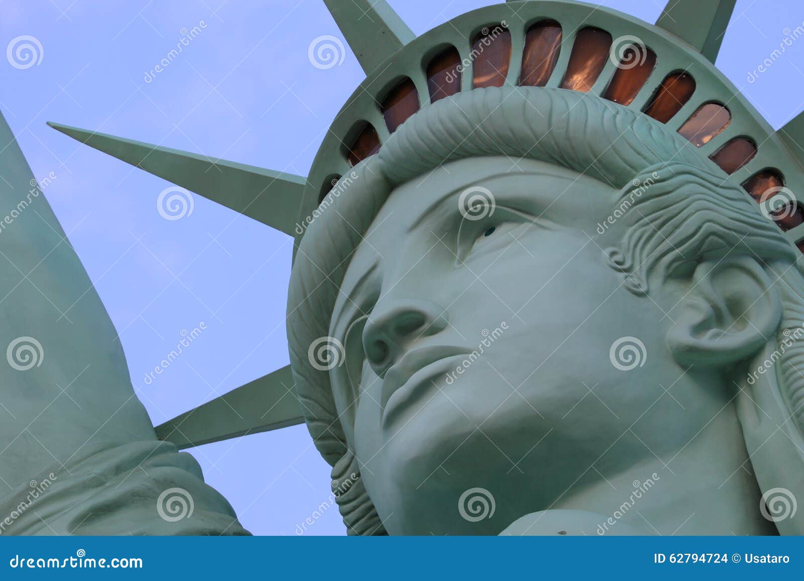 the statue of liberty is a colossal copper statue ed by auguste bartholdi a french sculptor was built by gustave eiffel 